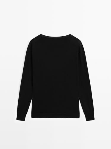100% wool V-neck knit sweater — BLACK 6