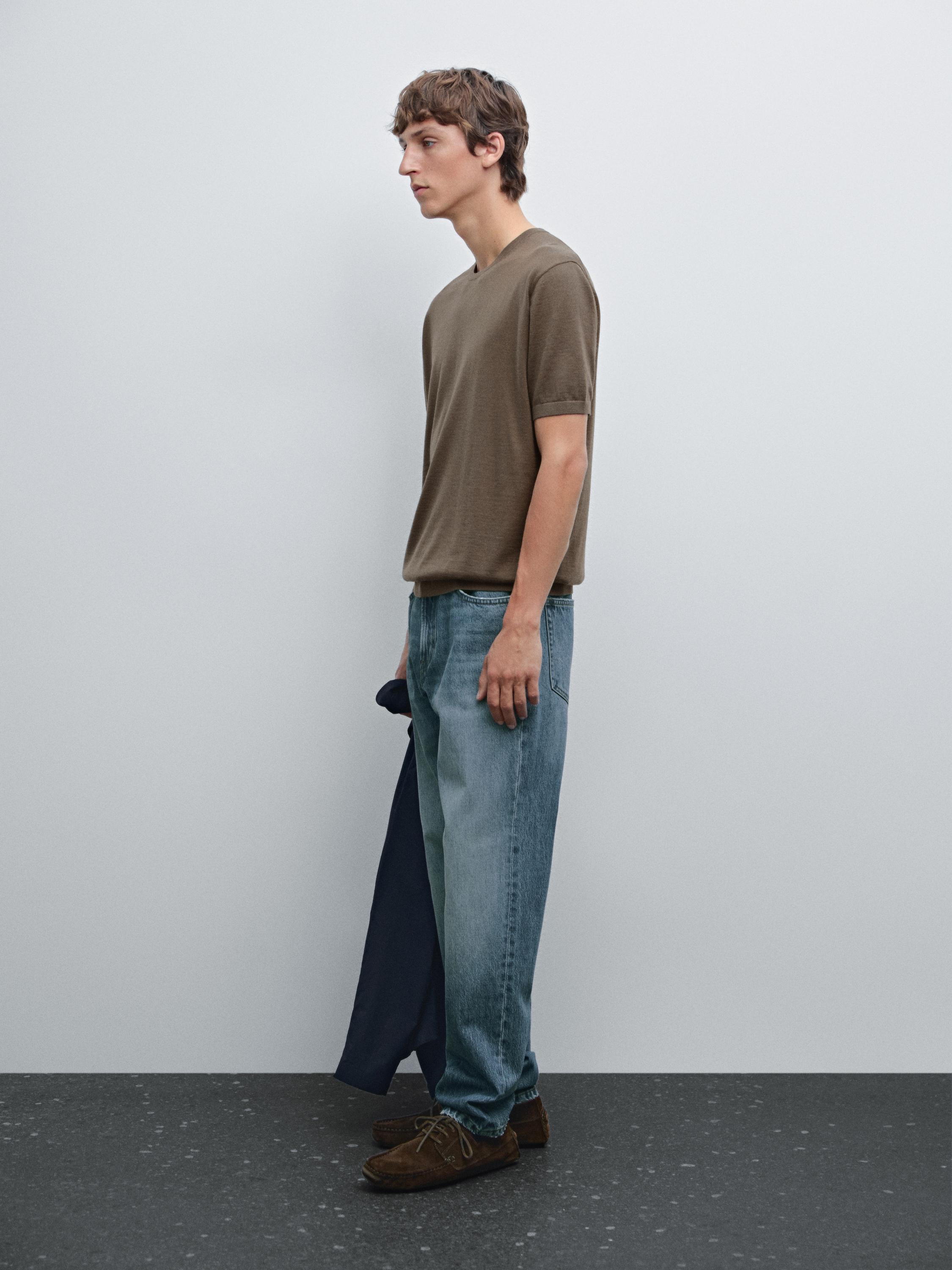 Adīts jauktas vilnas krekliņš ar īsām piedurknēm