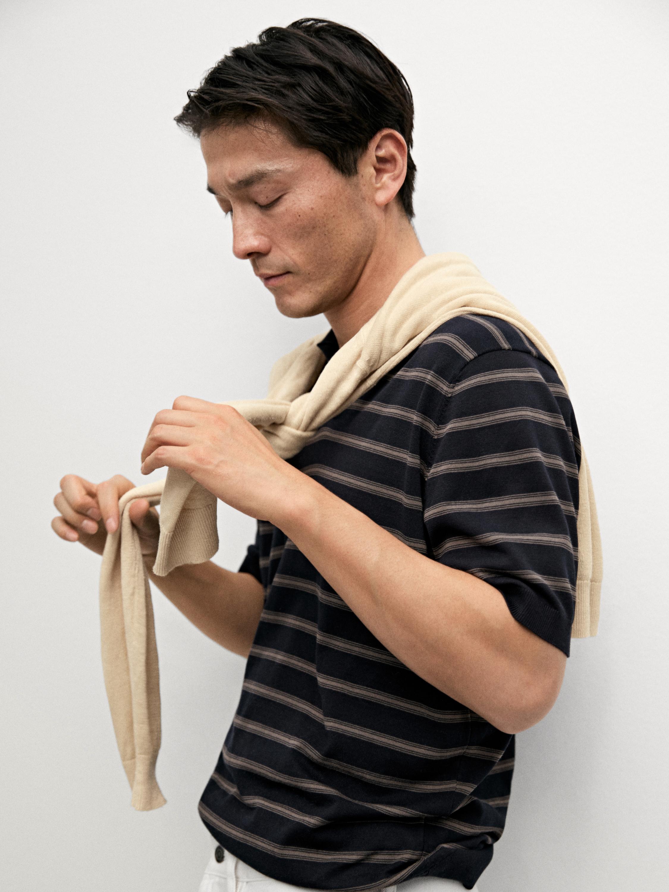 Knit polo shirt with contrast stripes — NAVY BLUE