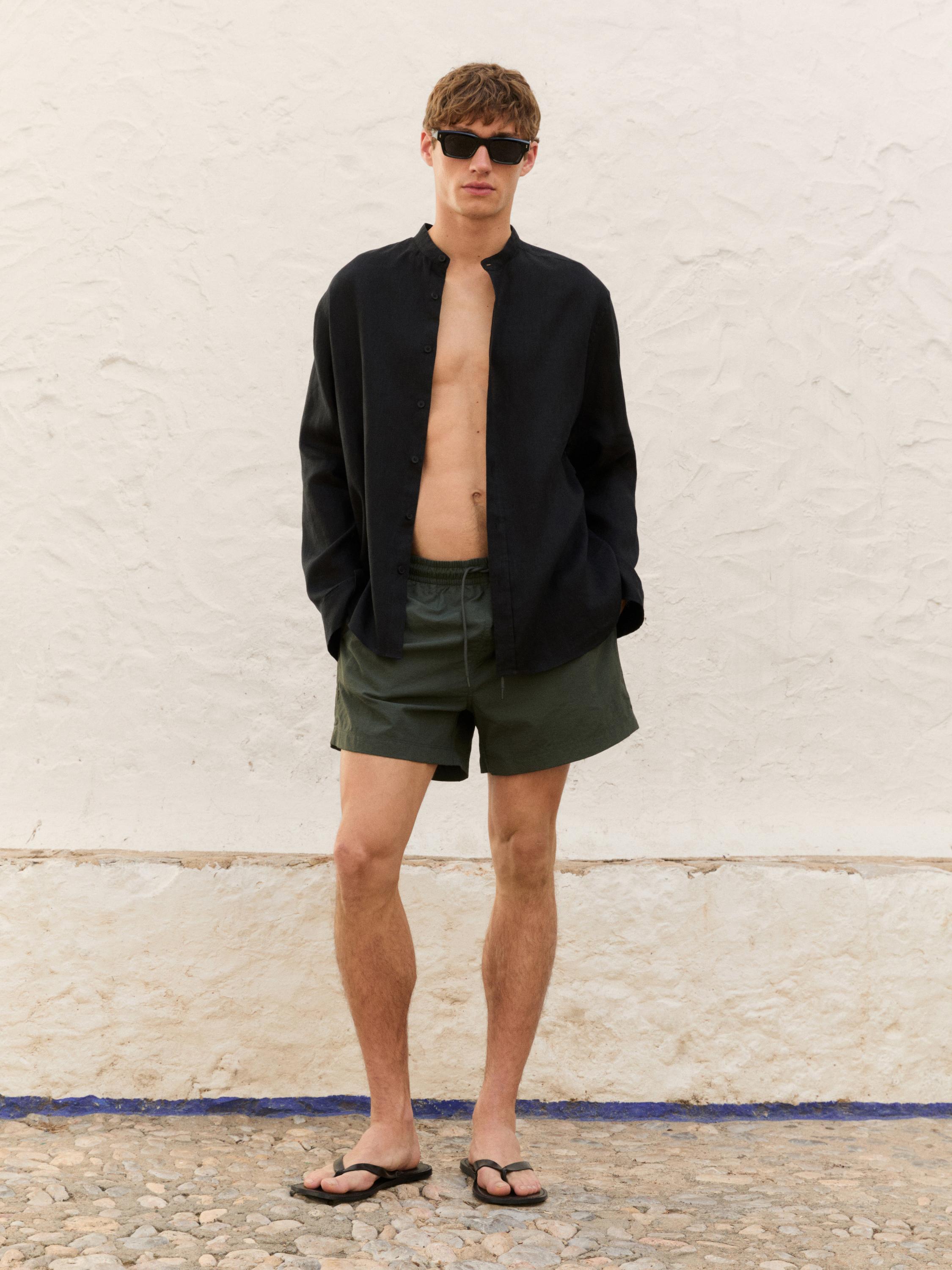 Plain short fit swimming trunks