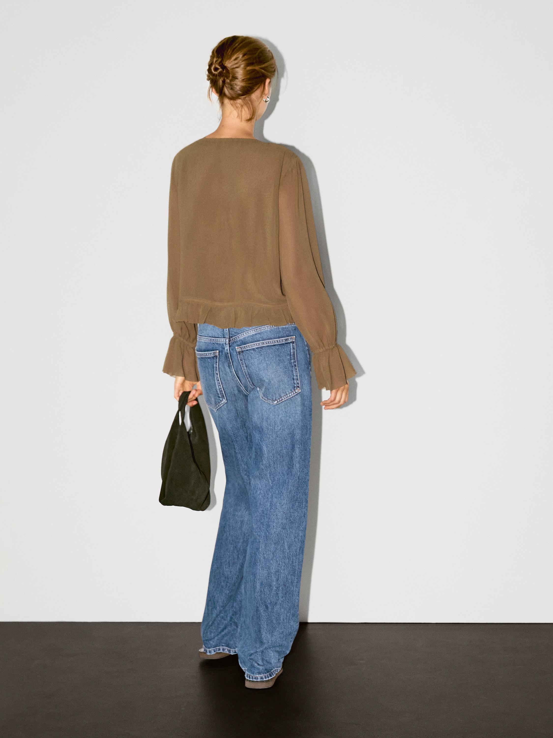 Textured shirt with ruffles
