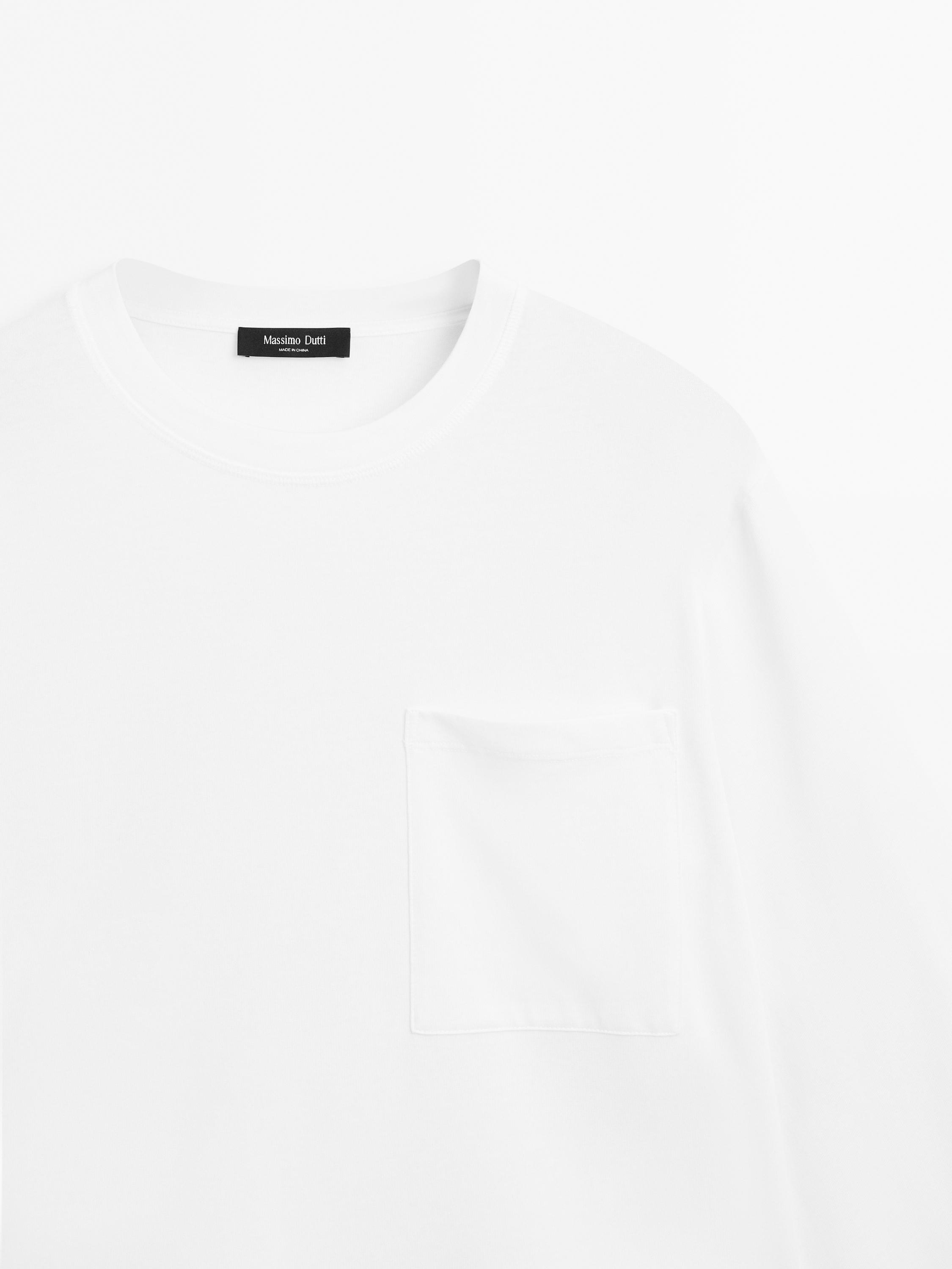 Oversize T-shirt with pocket details