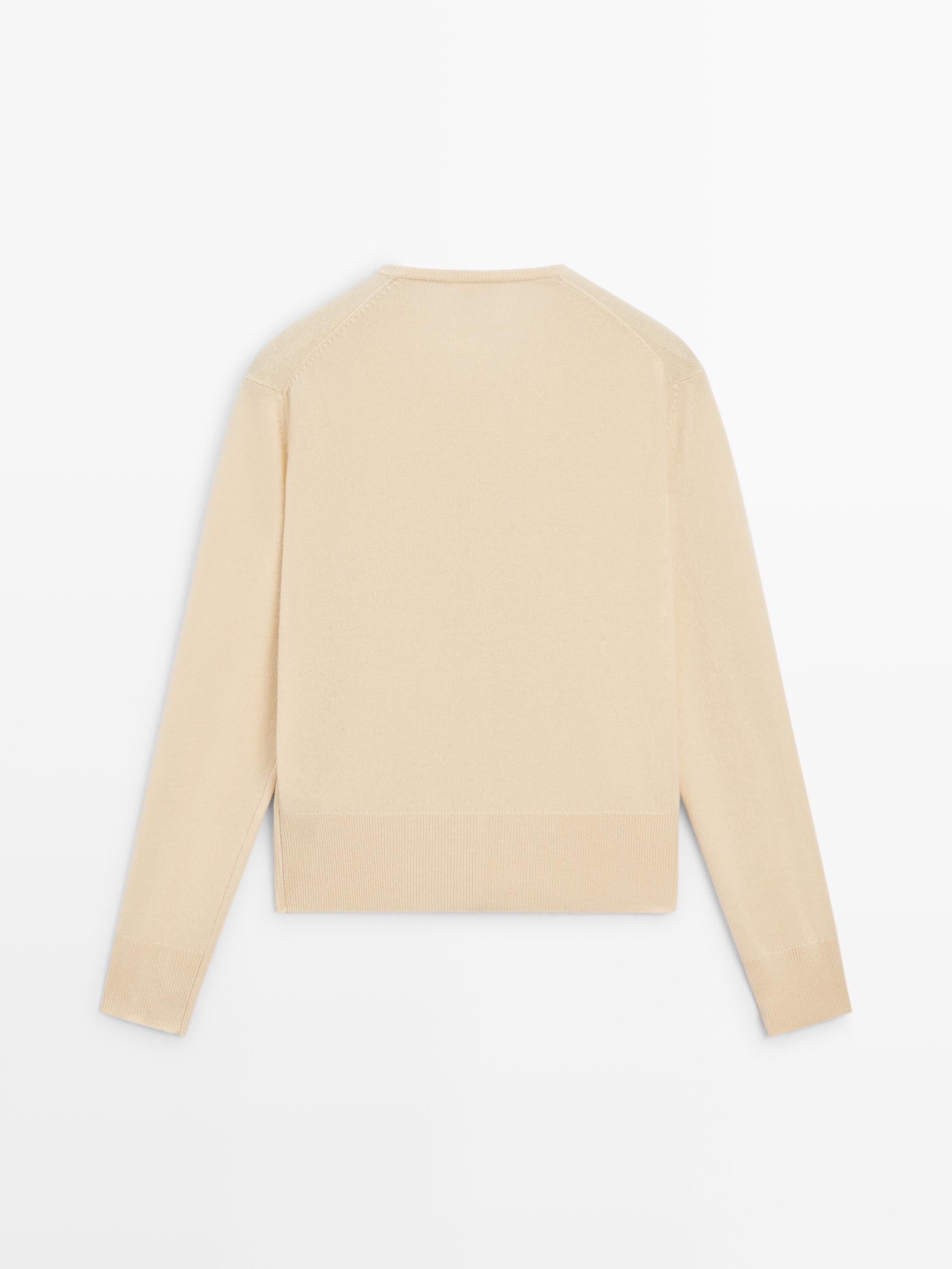 Wool knit cardigan with crew neck · Vanilla · Cardigan | Massimo Dutti