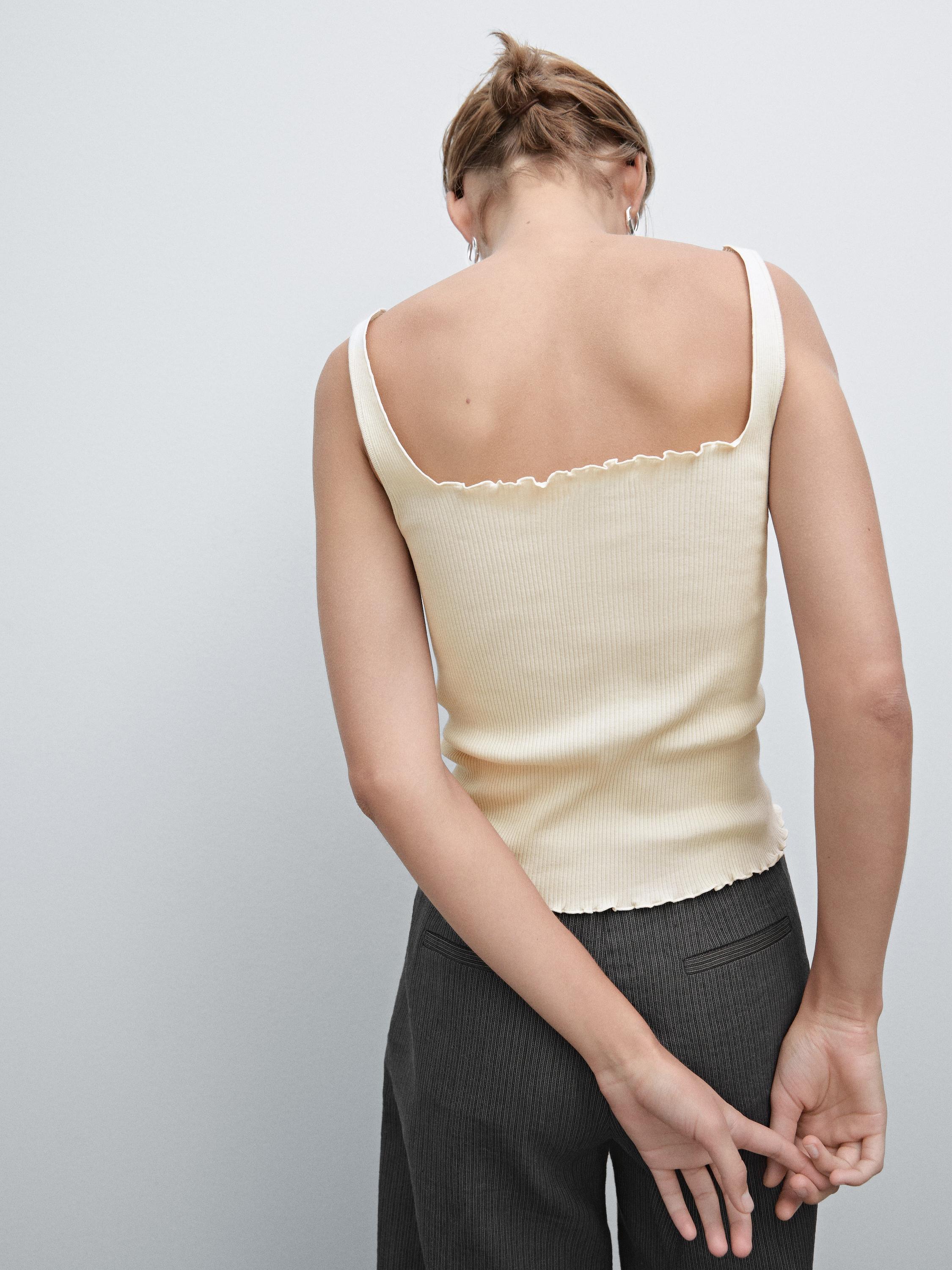 Geripptes Top aus 100 % Baumwolle mit Volant