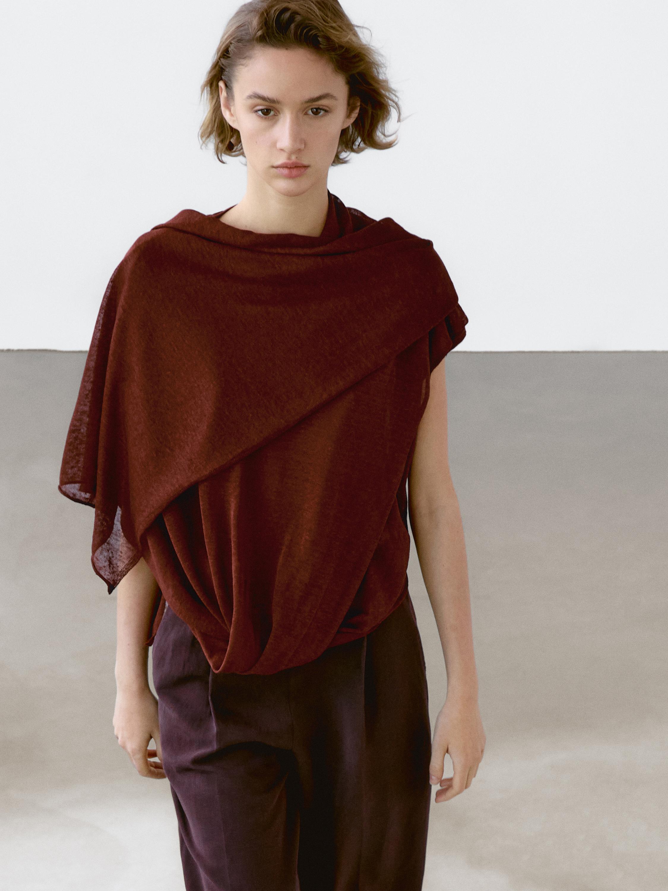 Top fluido detalle capa