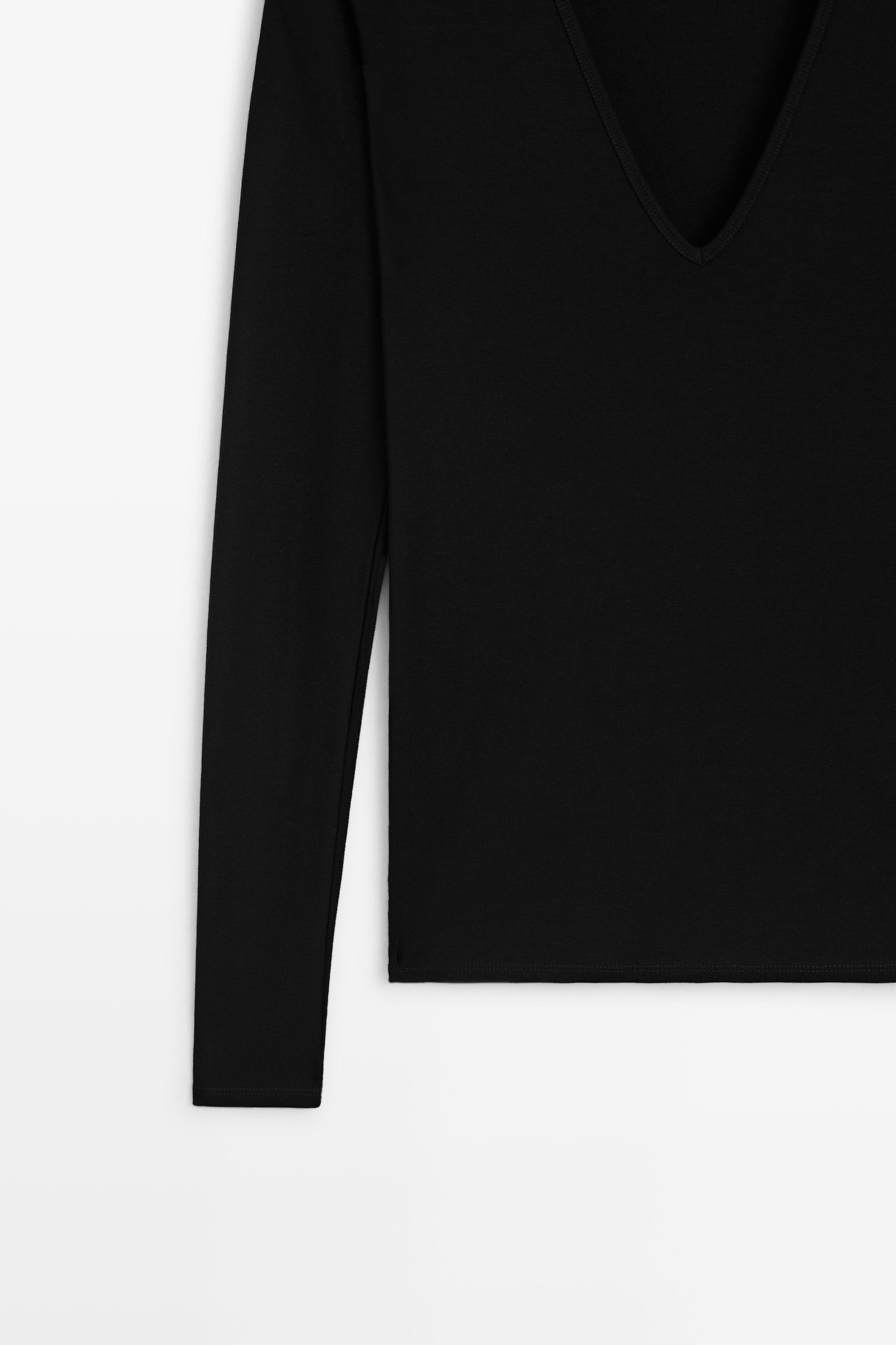Long sleeve V-neck T-shirt — BLACK