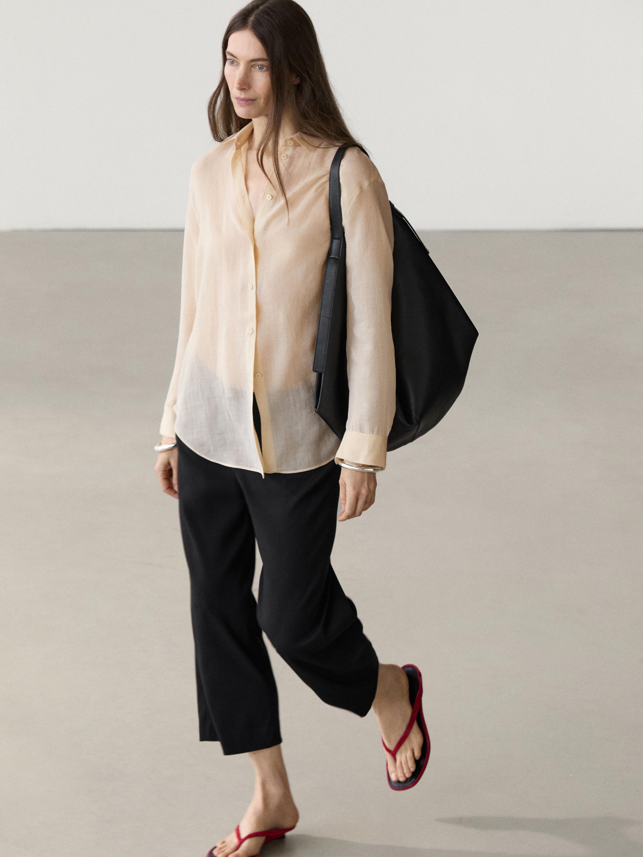 Flowing shirt with shirt collar — Beige