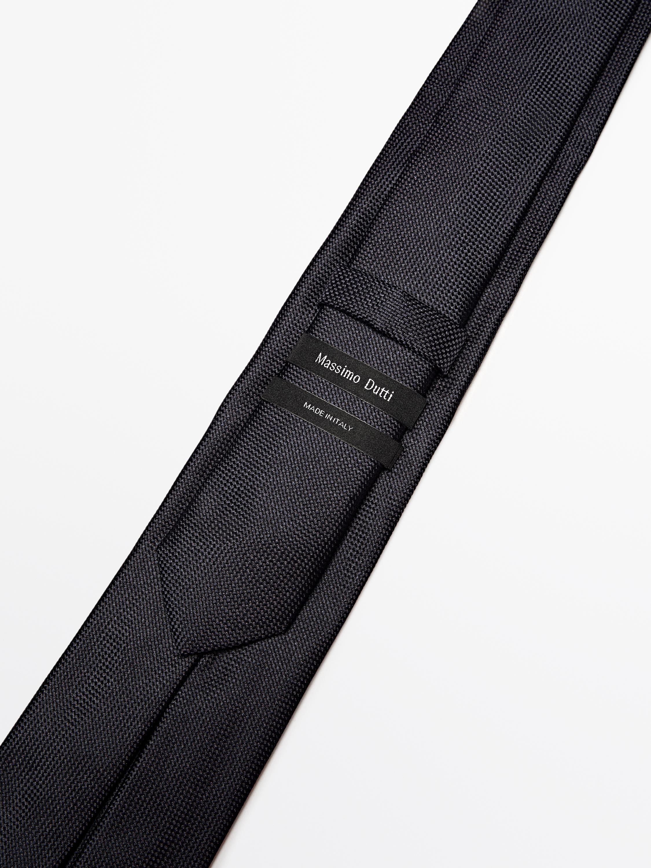 100% mulberry silk tie