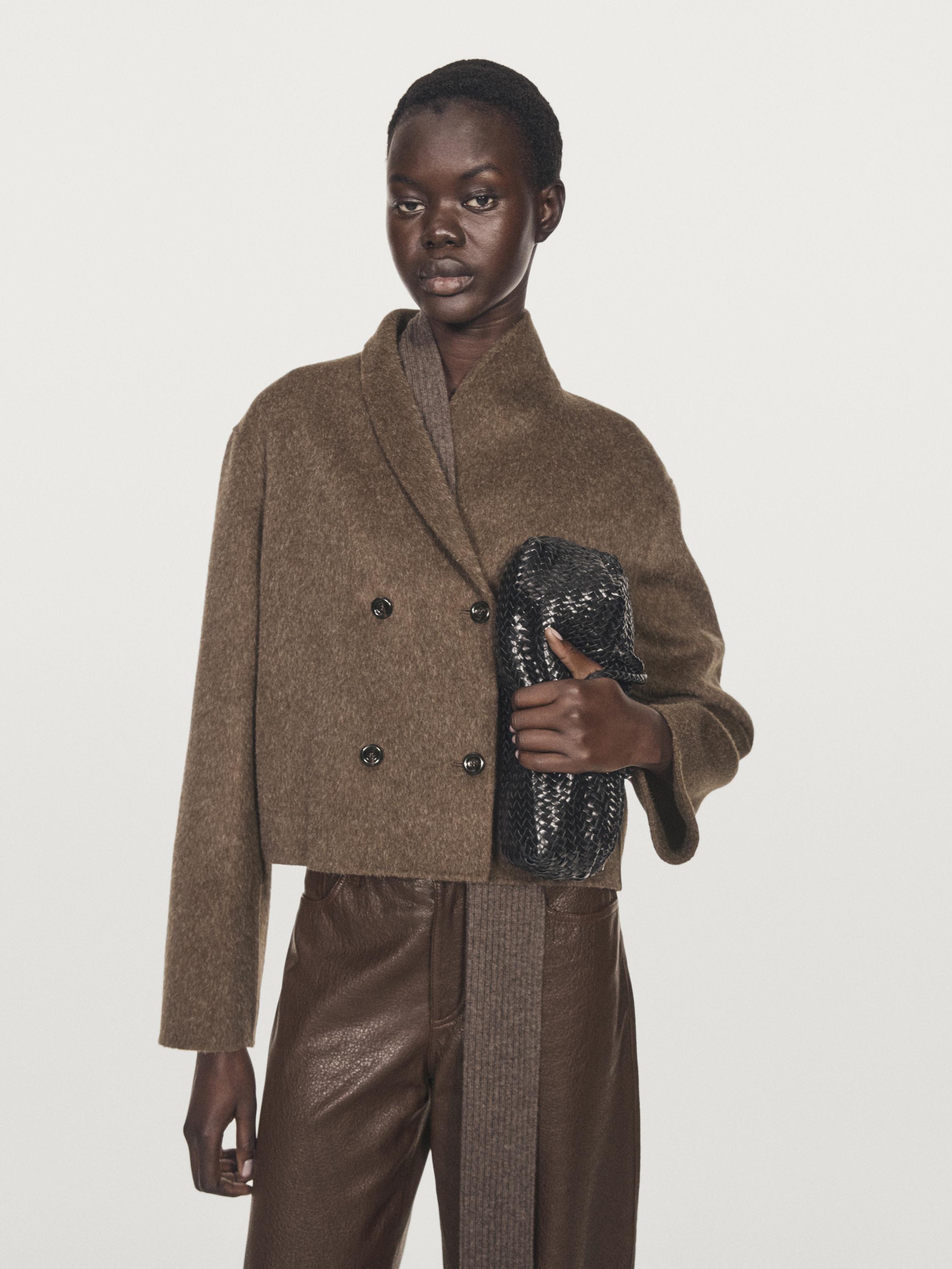Kurze zweireihige Jacke aus Wollmischgewebe