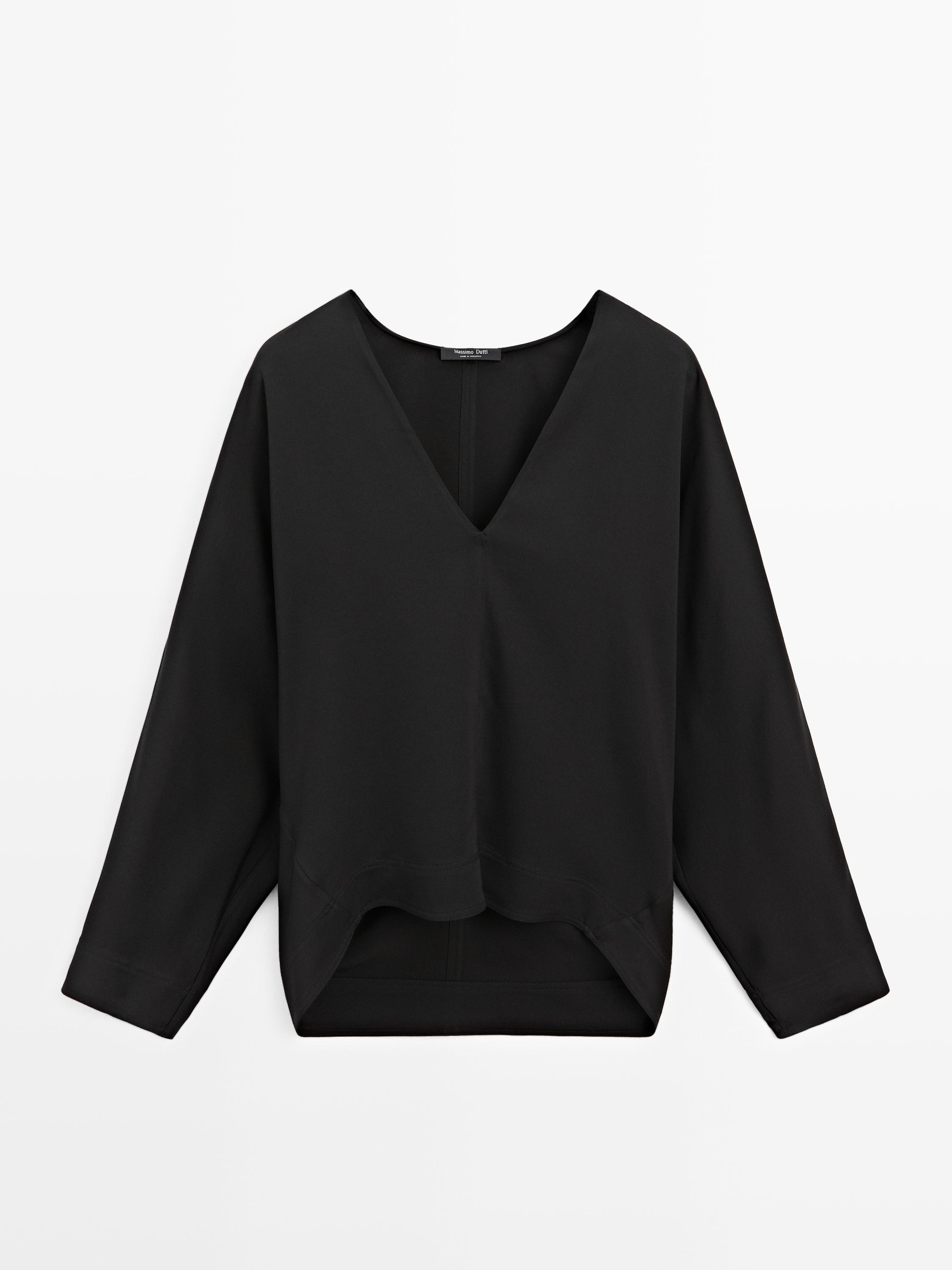 Flowing blouse with V-neckline