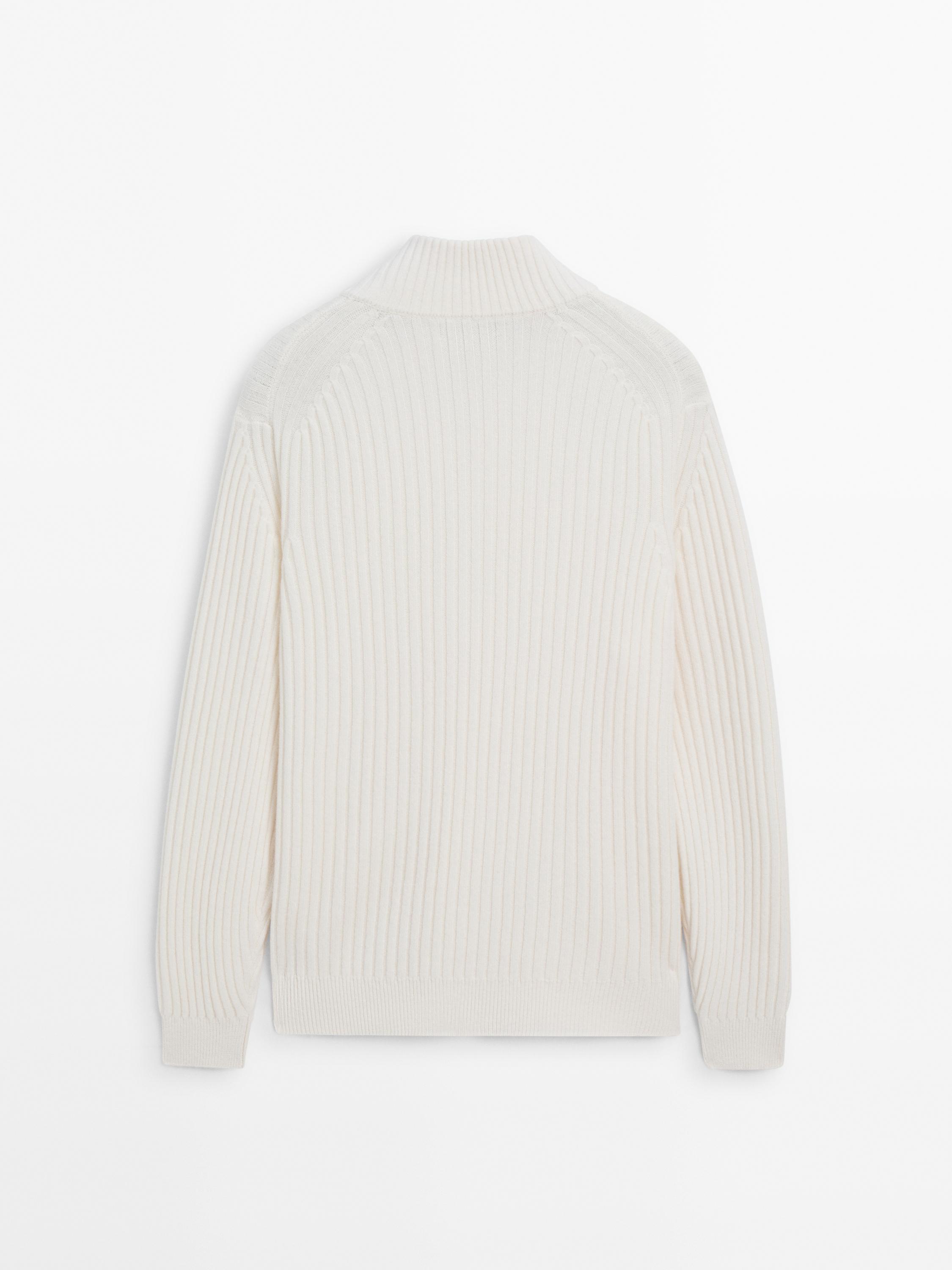 Mock neck knit sweater