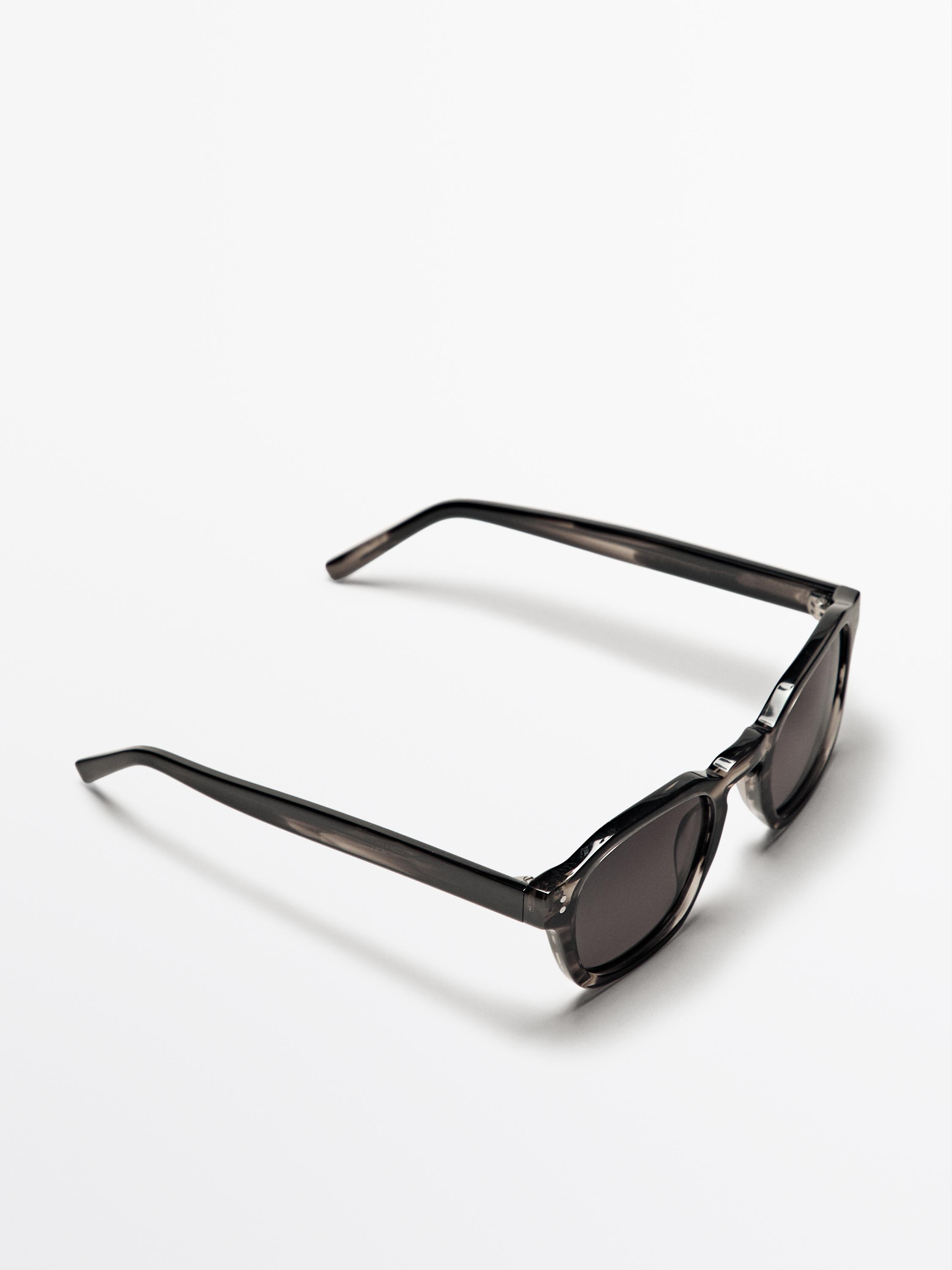 Round sunglasses