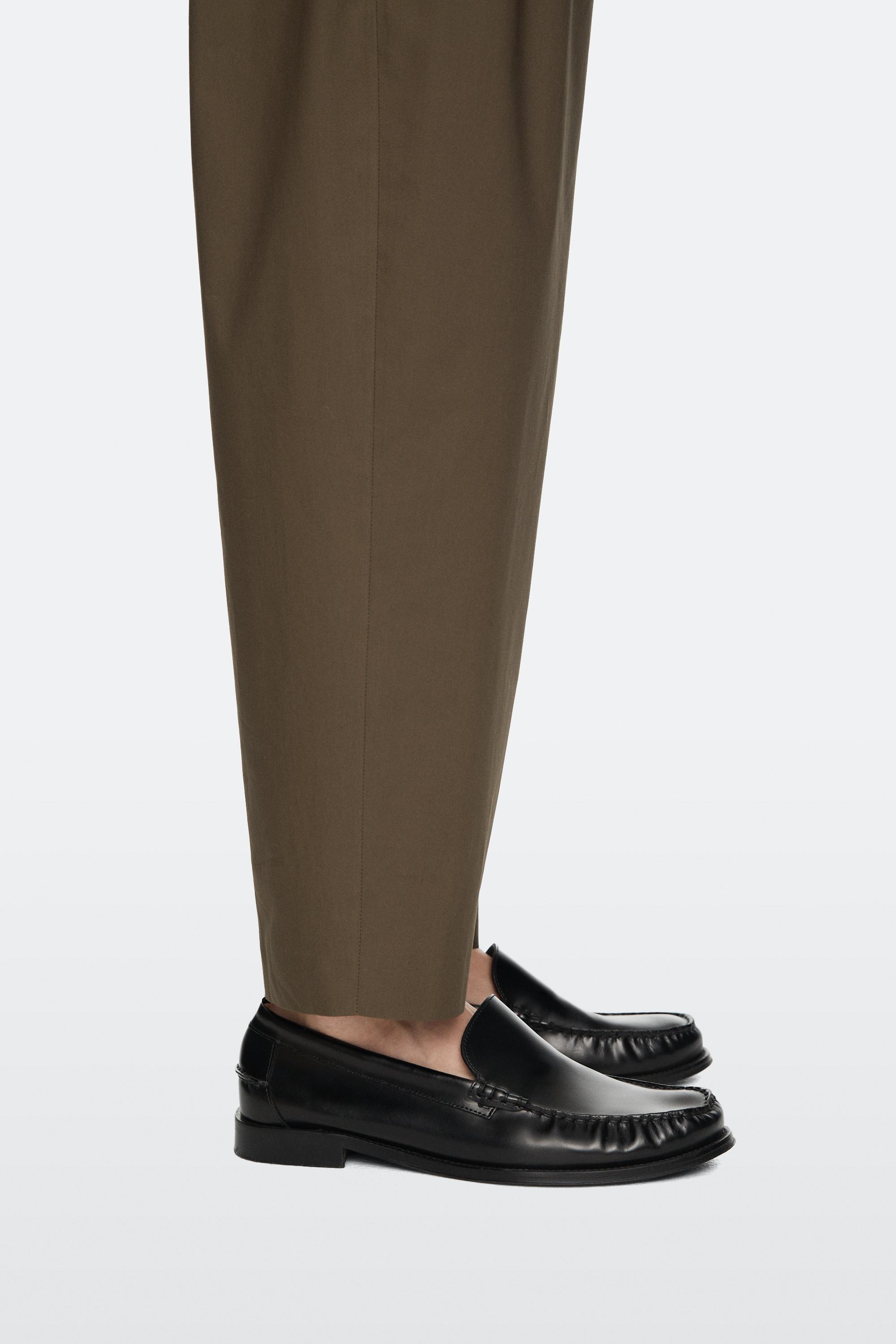 Leather loafers with glossy finish — BLACK