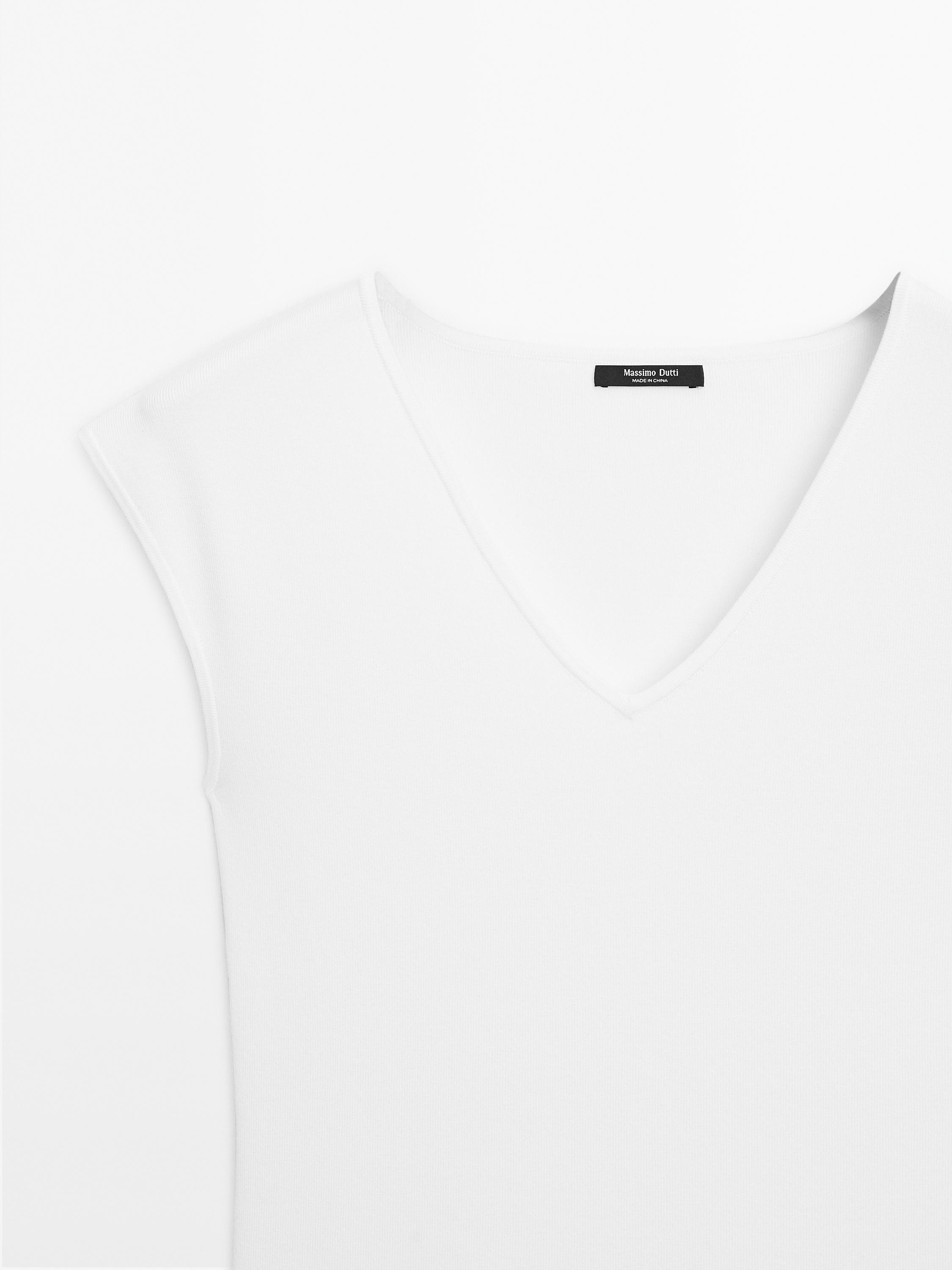 Long contrast V-neck dress · White · Smart / Dresses And