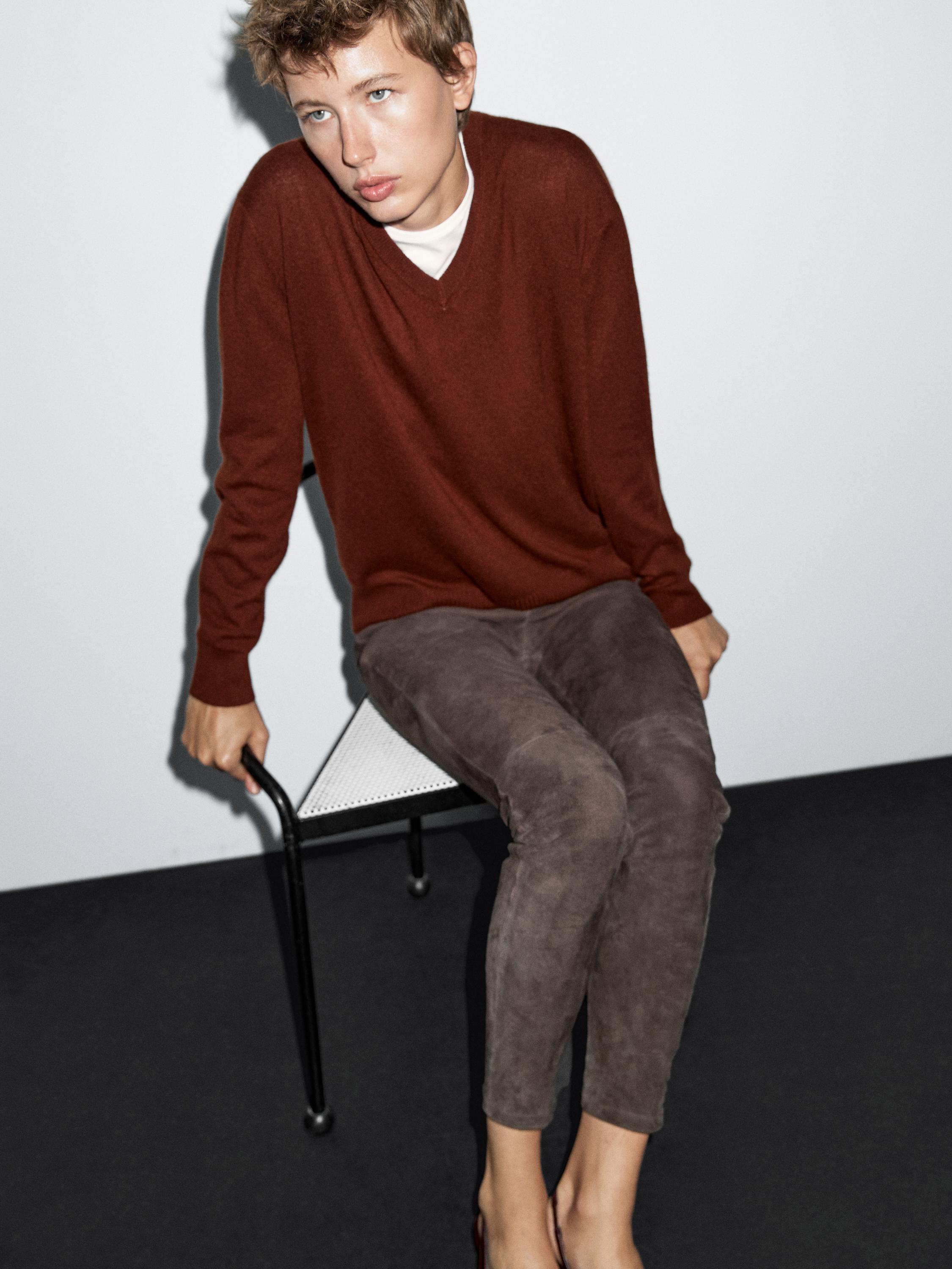 Knit 100% cashmere V-neck sweater