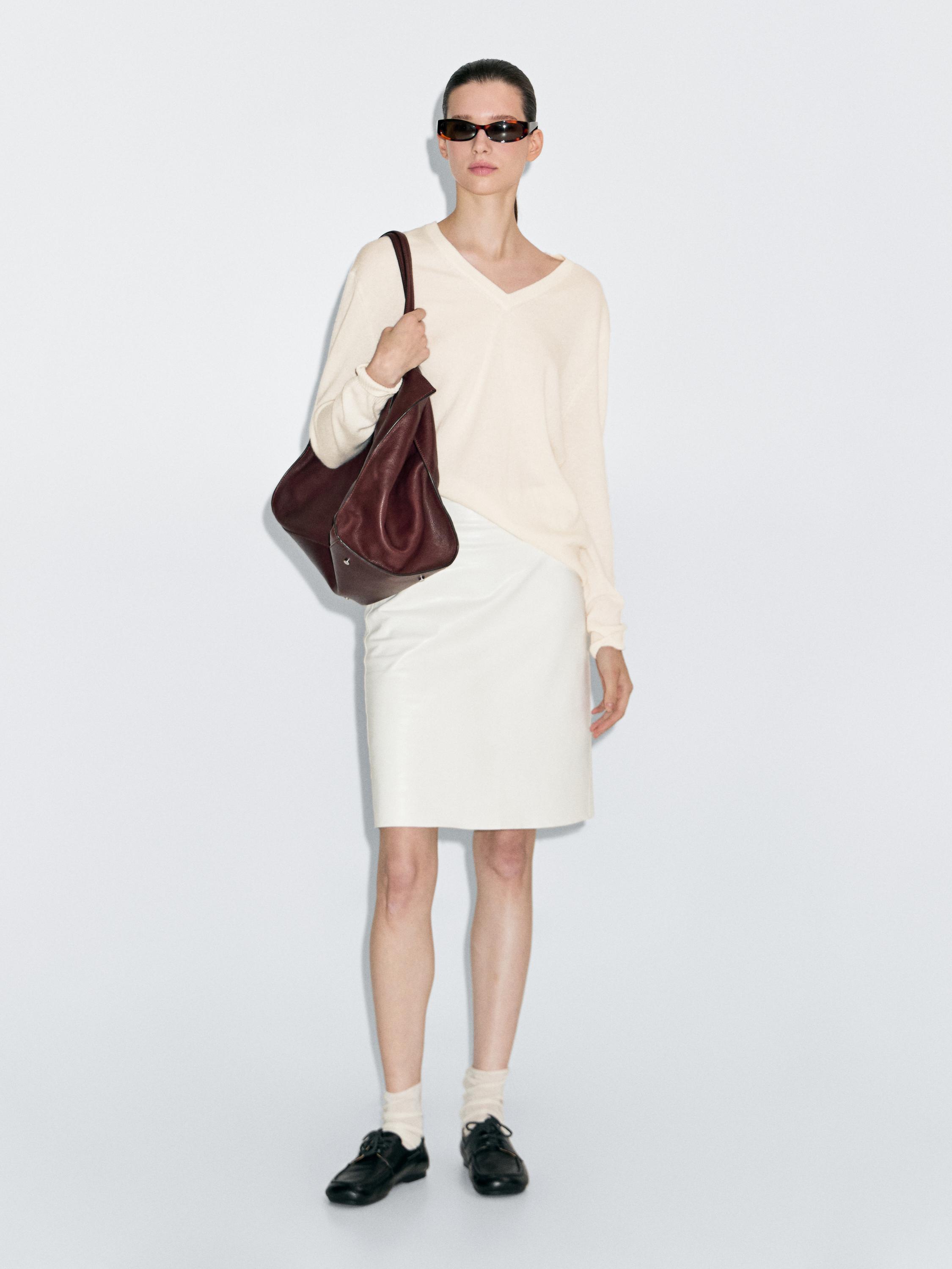 Knit 100% cashmere V-neck sweater