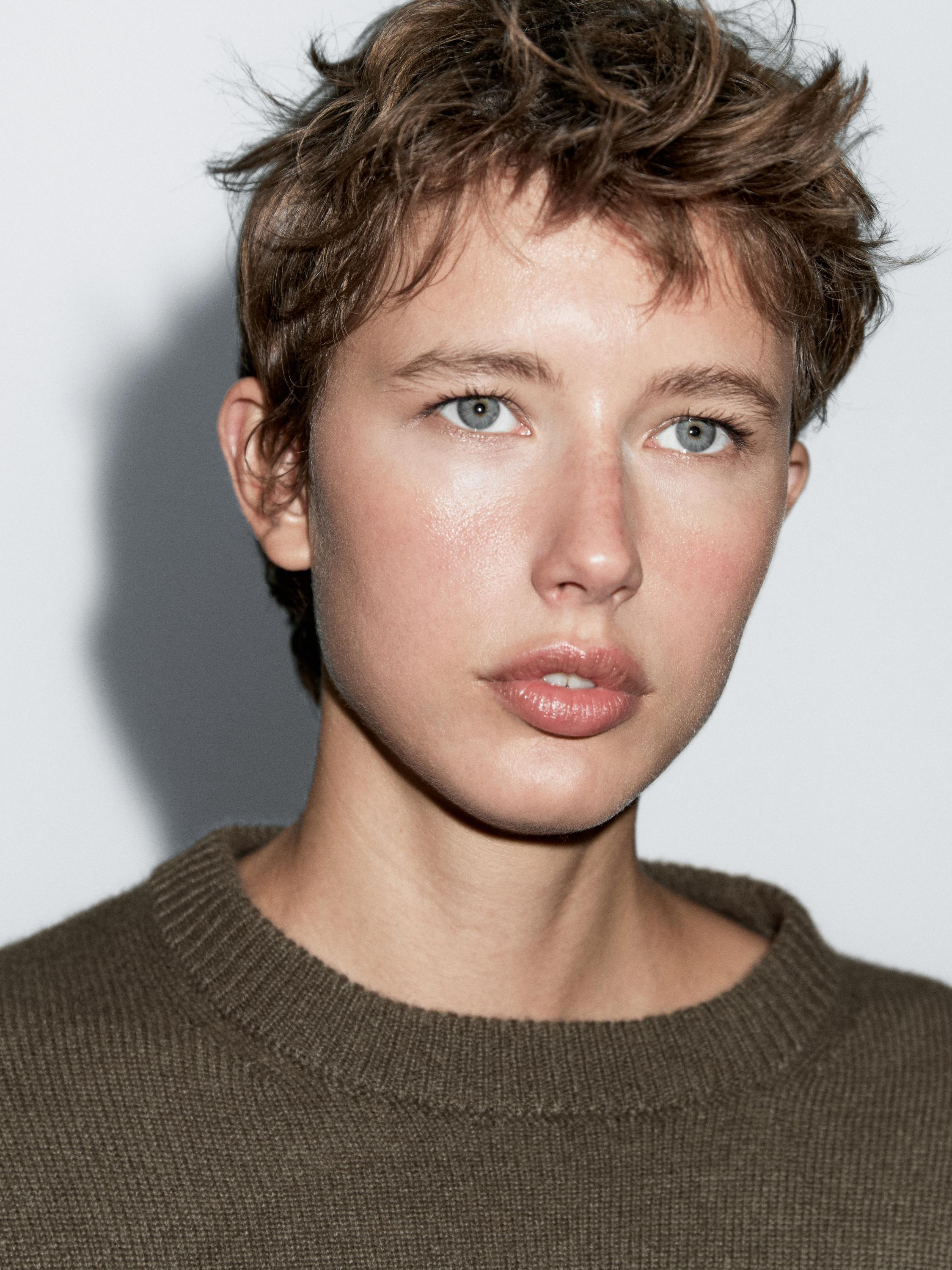 100% cashmere oversize knit sweater