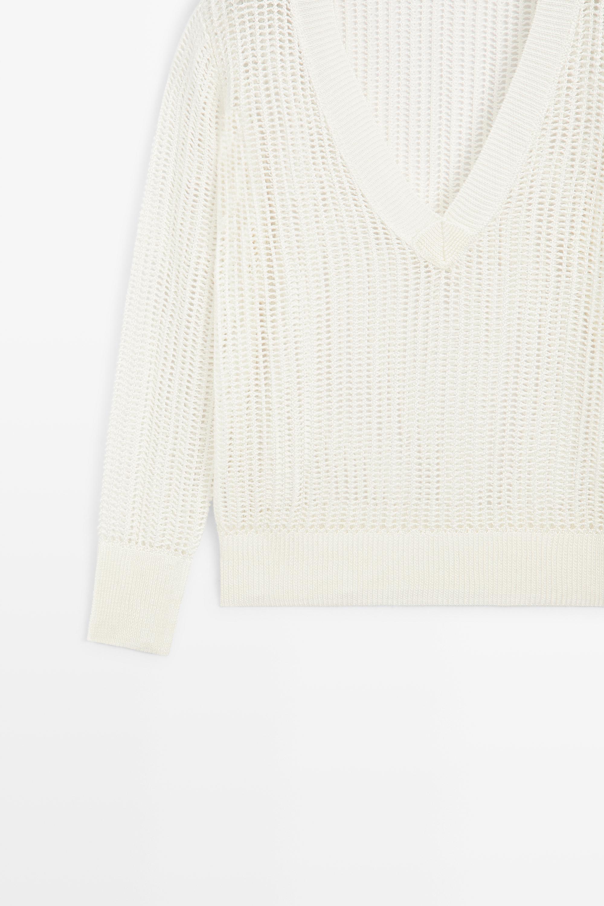 V-neck cutwork sweater - STUDIO — WHITE