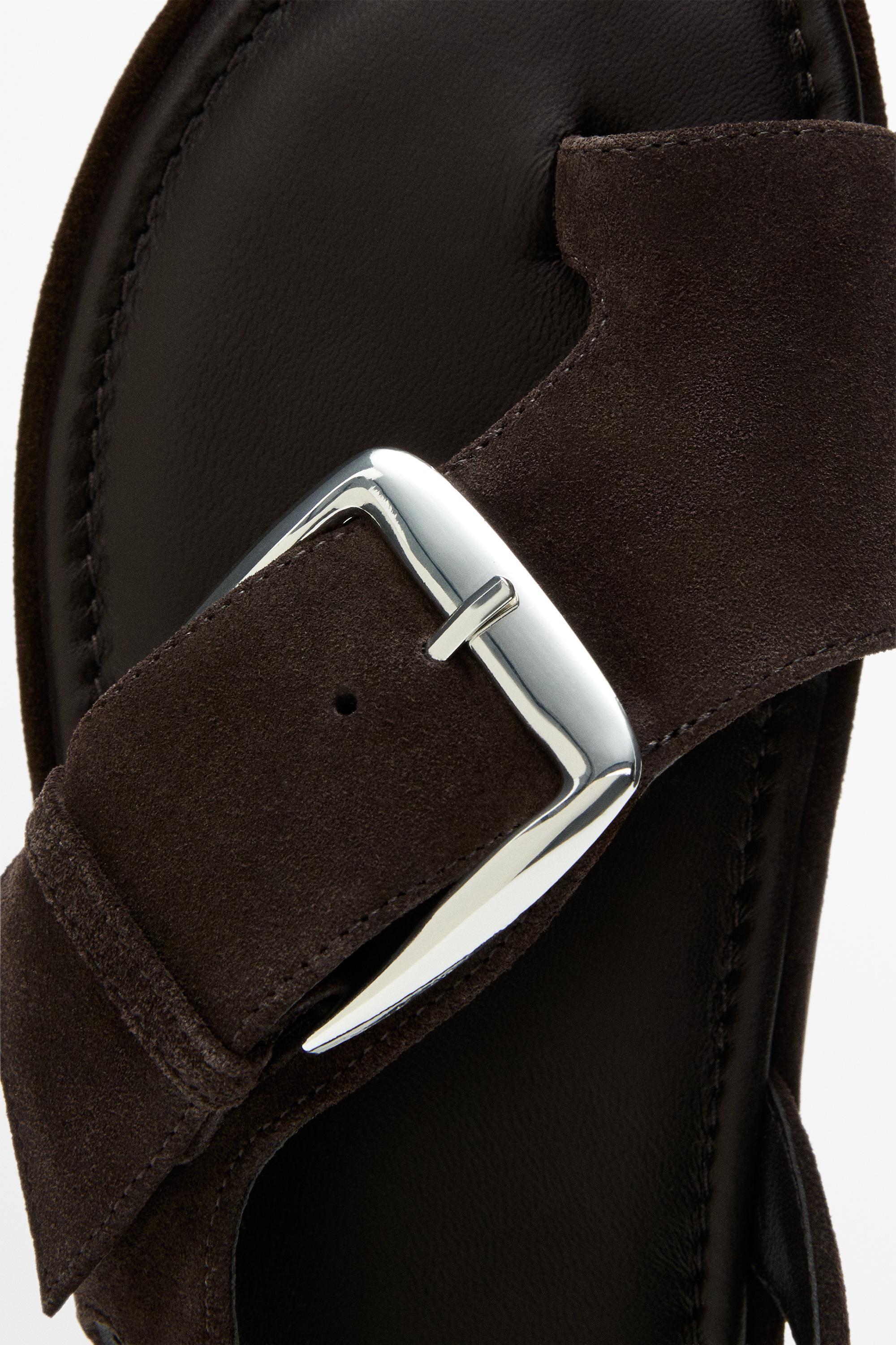 Flat slider sandals with buckle — BROWN