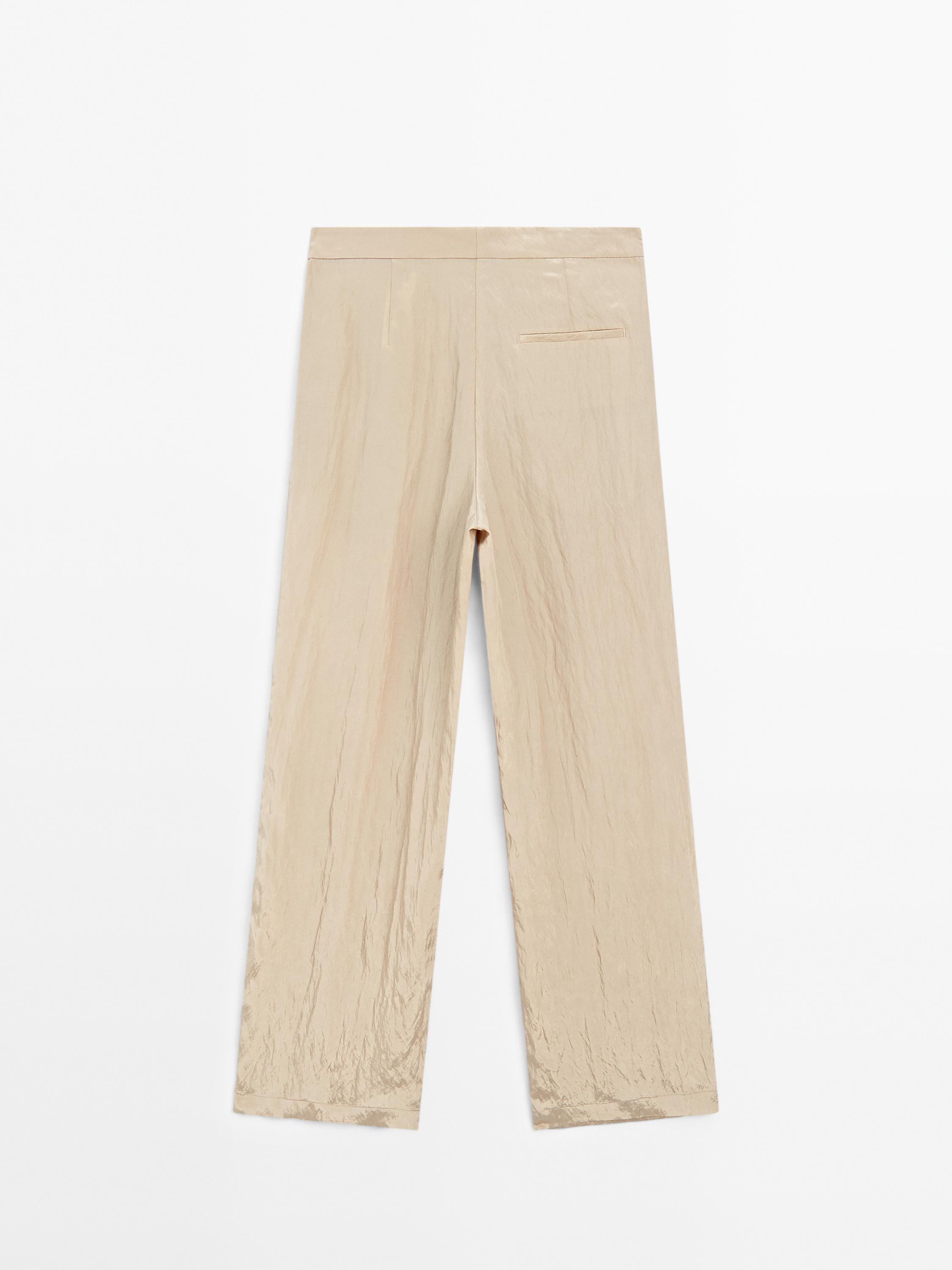 Pantalón satinado con textura