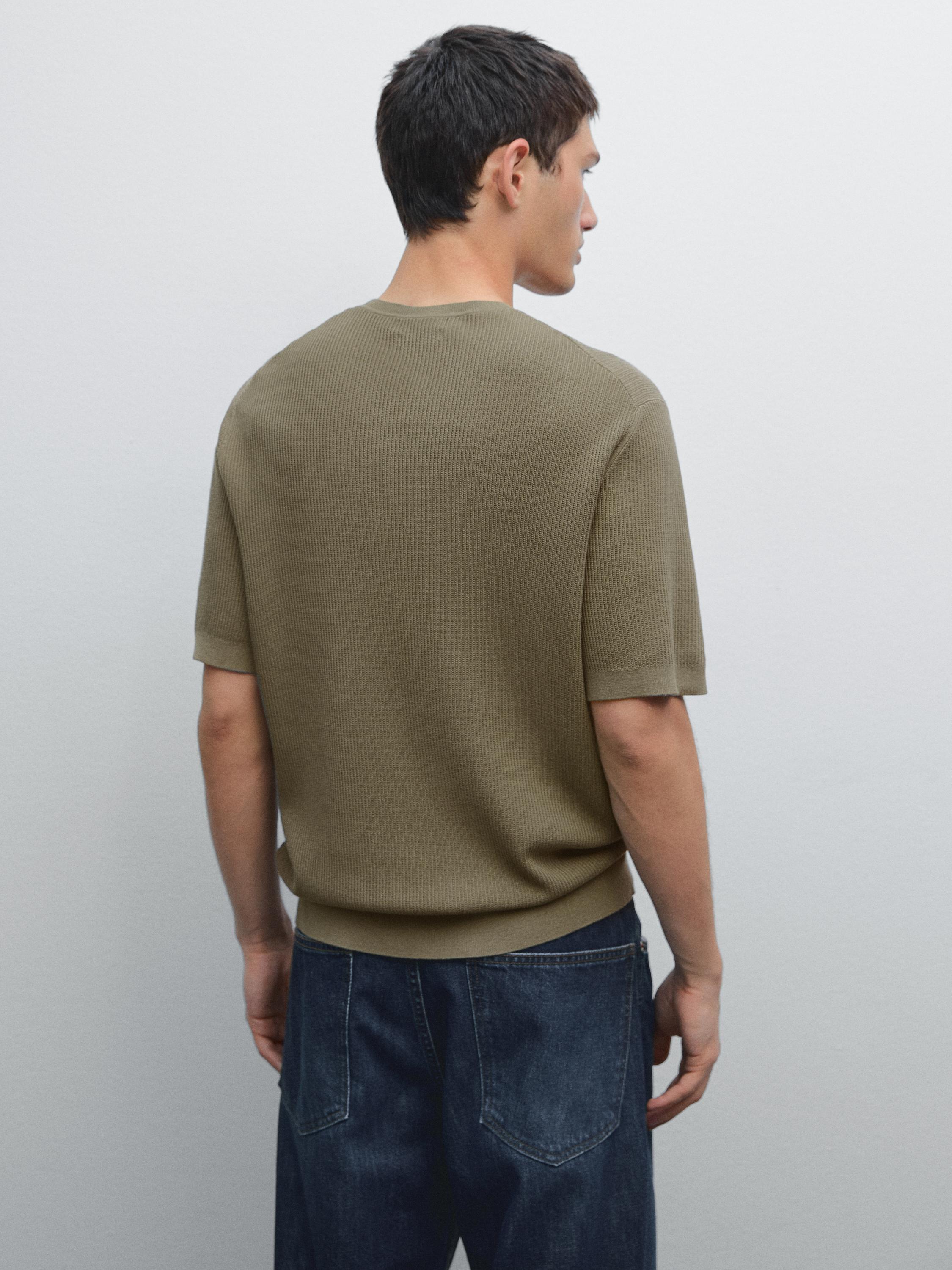 Textured knit short sleeve T-shirt