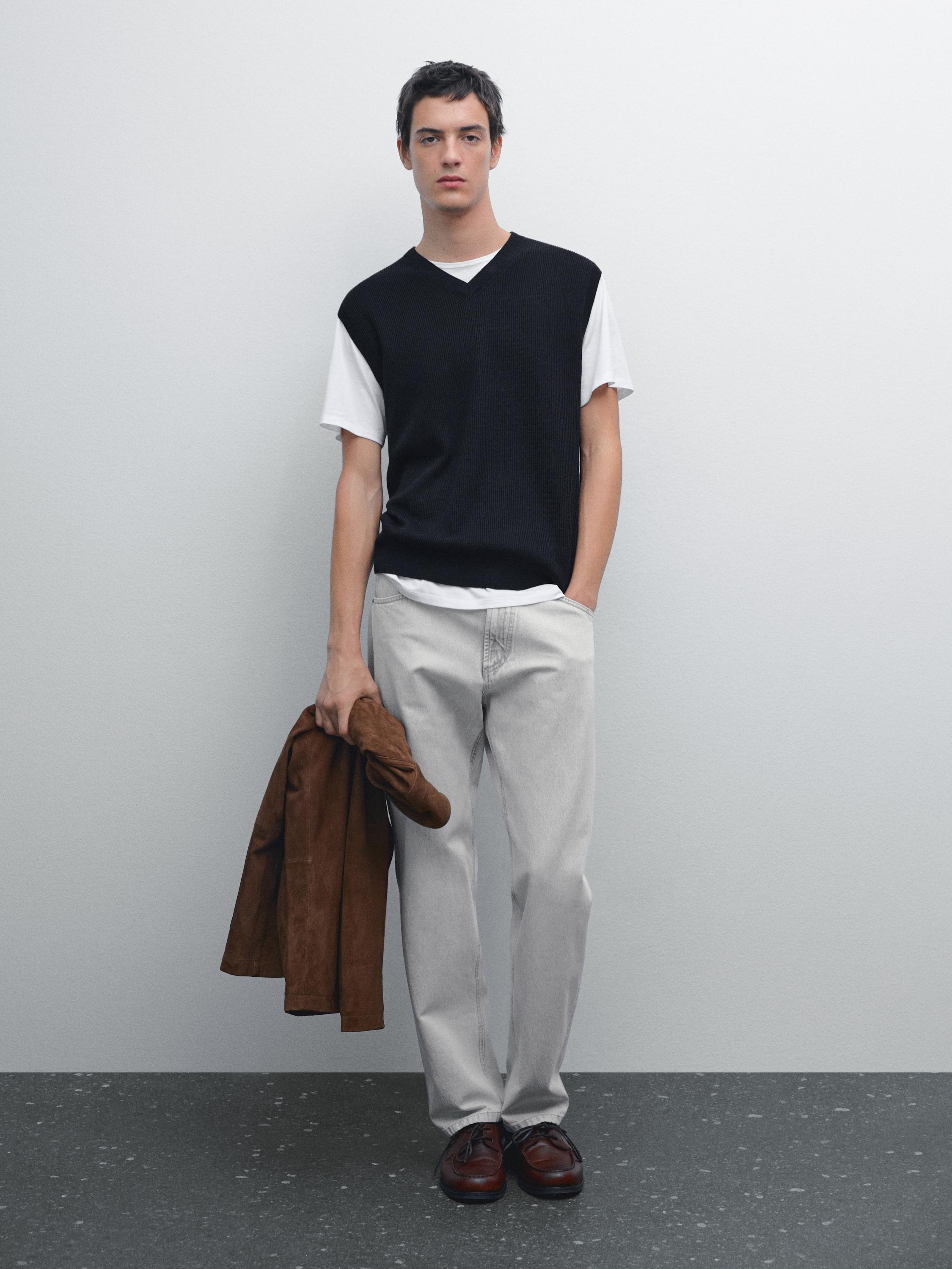 V-neck knit vest