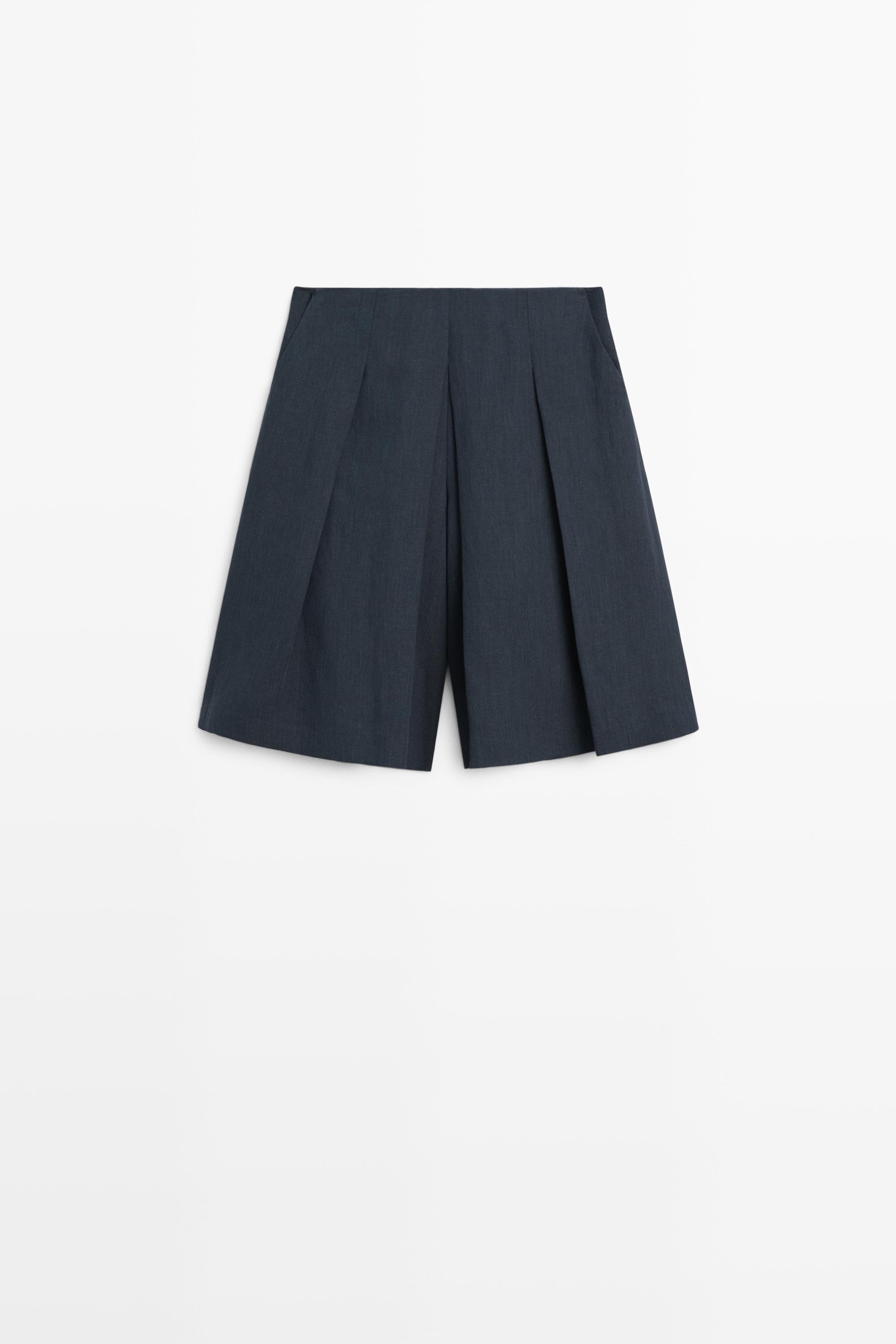 Bermudas con pliegues y lino
