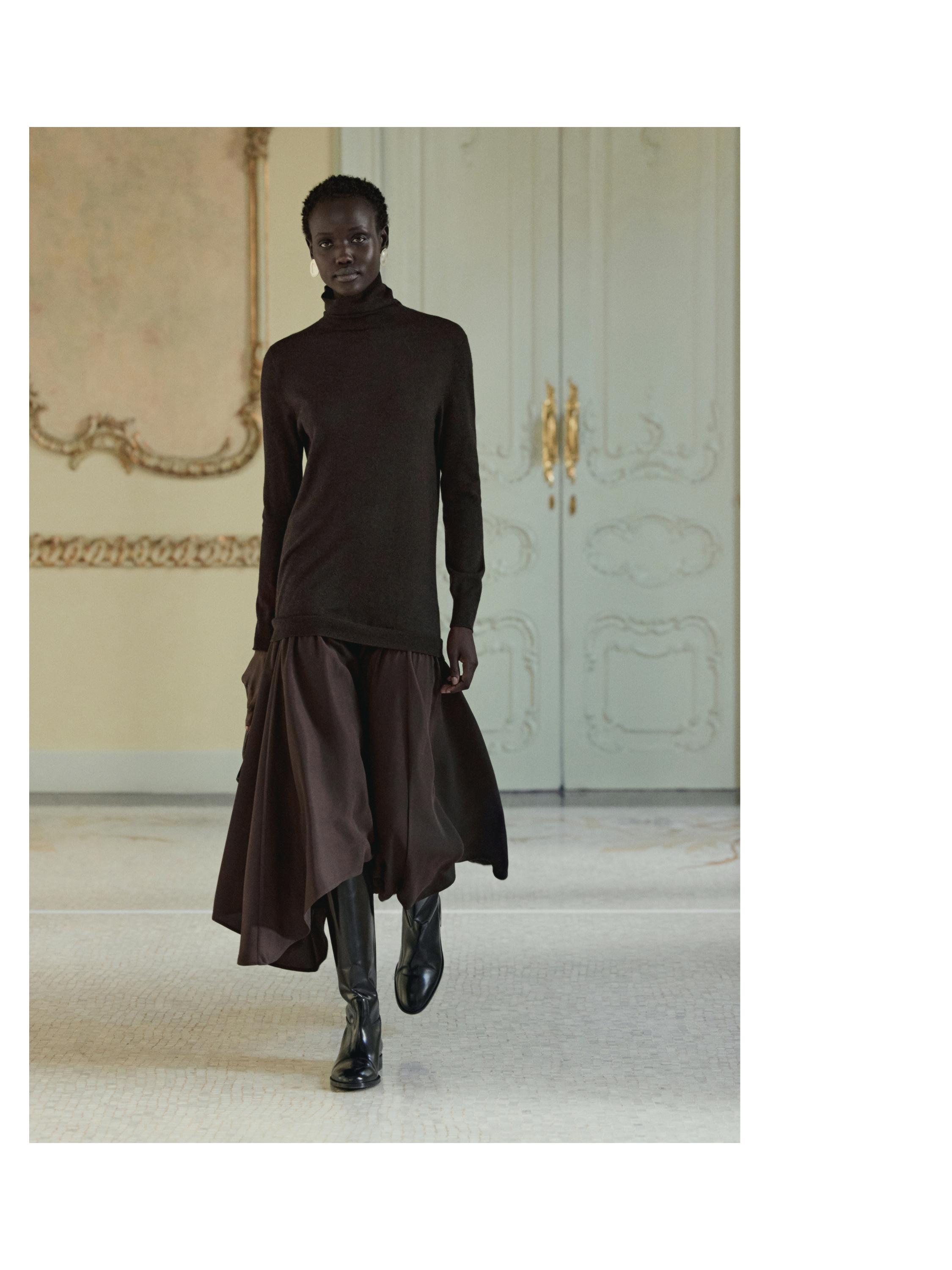 Wool blend knit dress with contrast detail — Chocolate