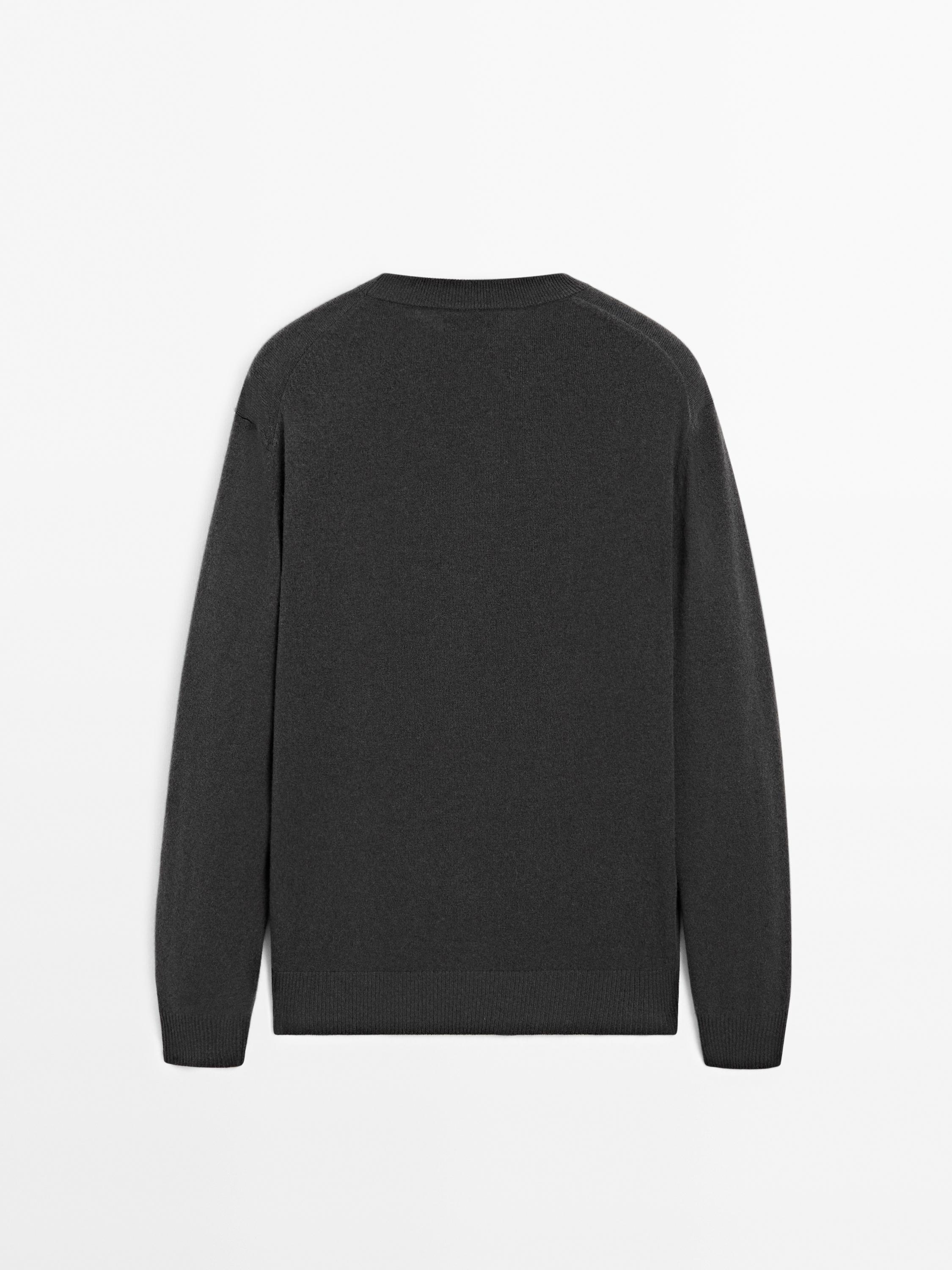 100% cashmere knit sweater
