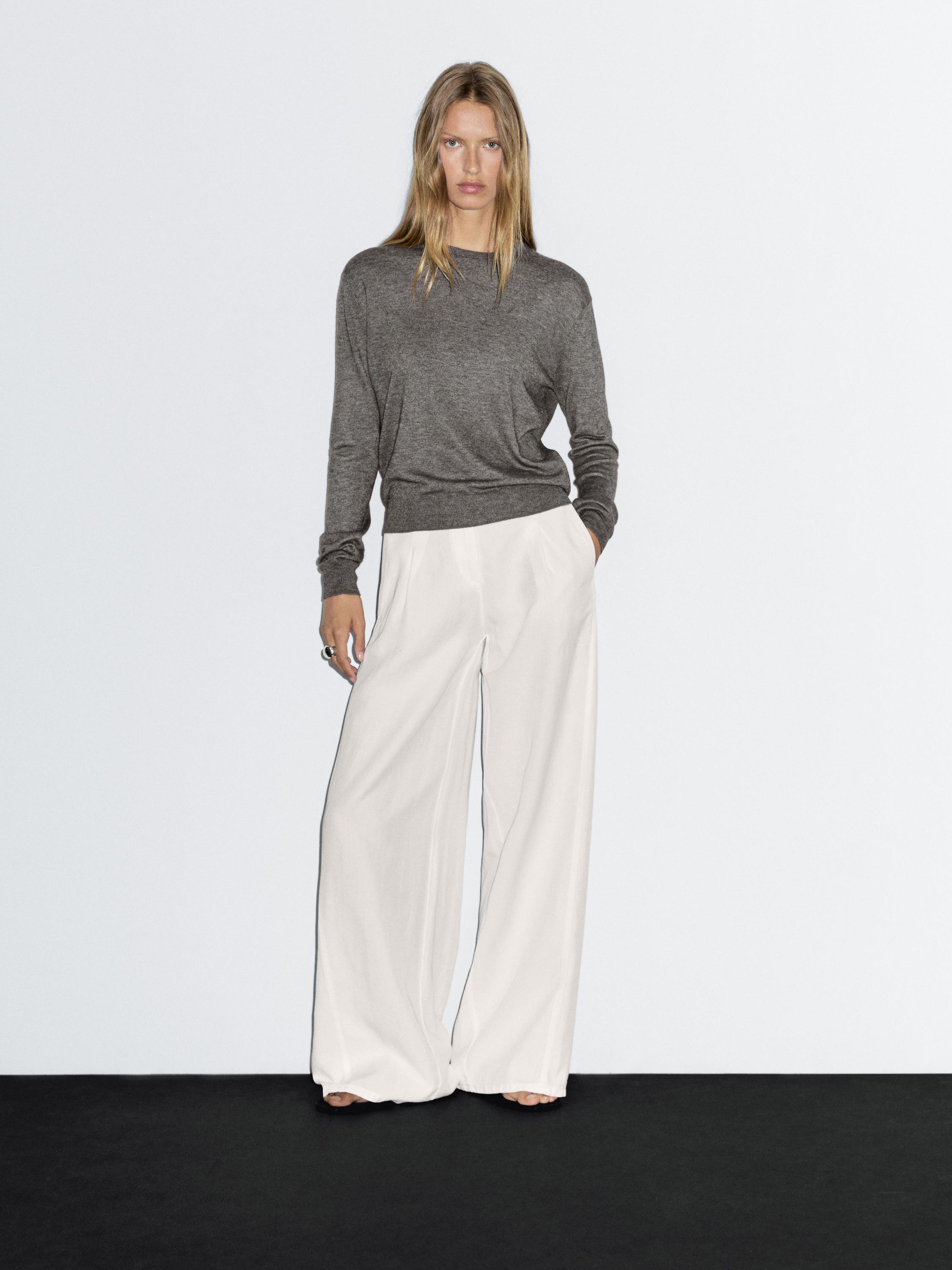 Wool blend knit sweater with crew neck