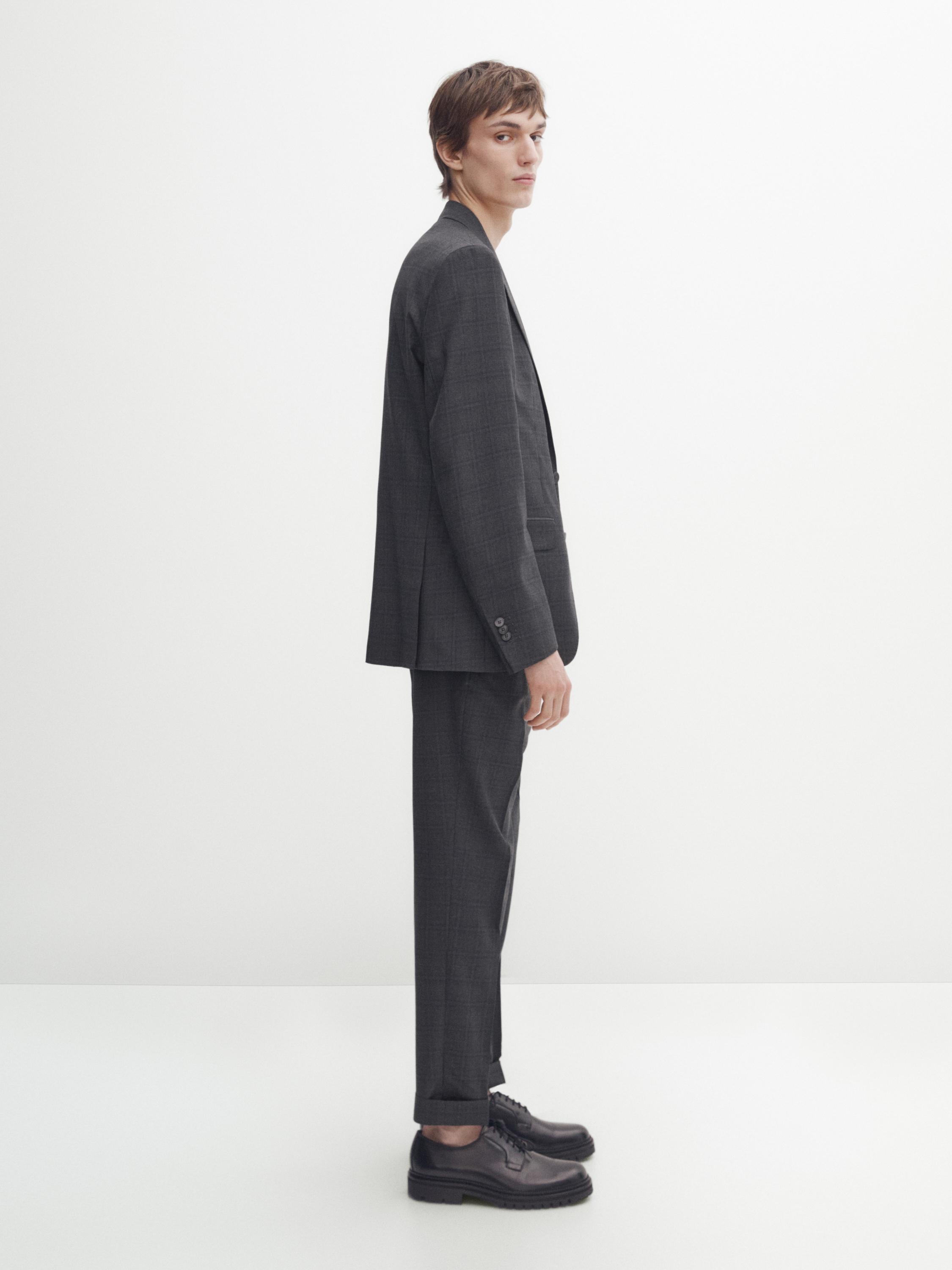 بليزر بدلة رمادي بمربعات كبيرة زرقاء