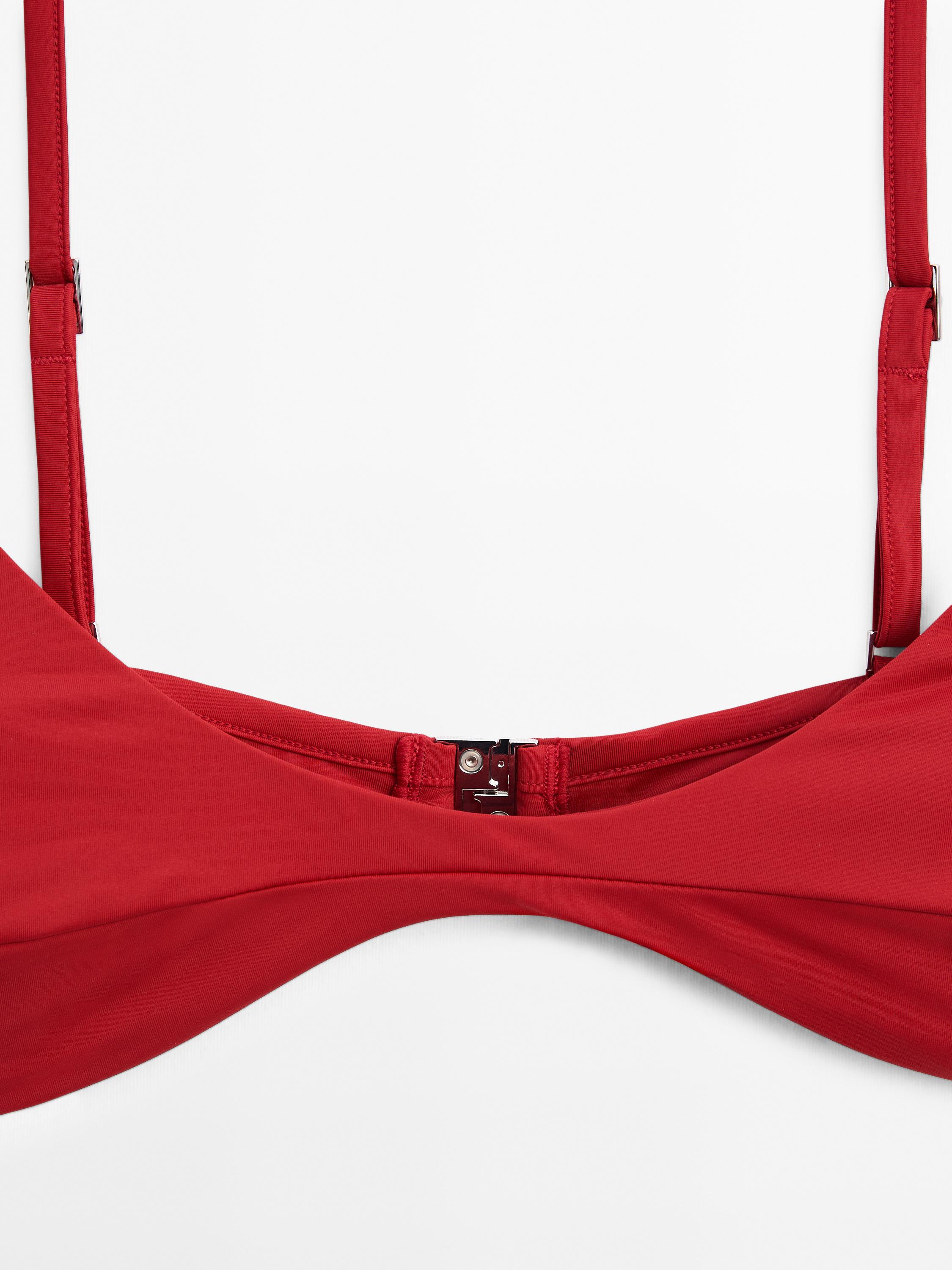 Bikini top with central seam