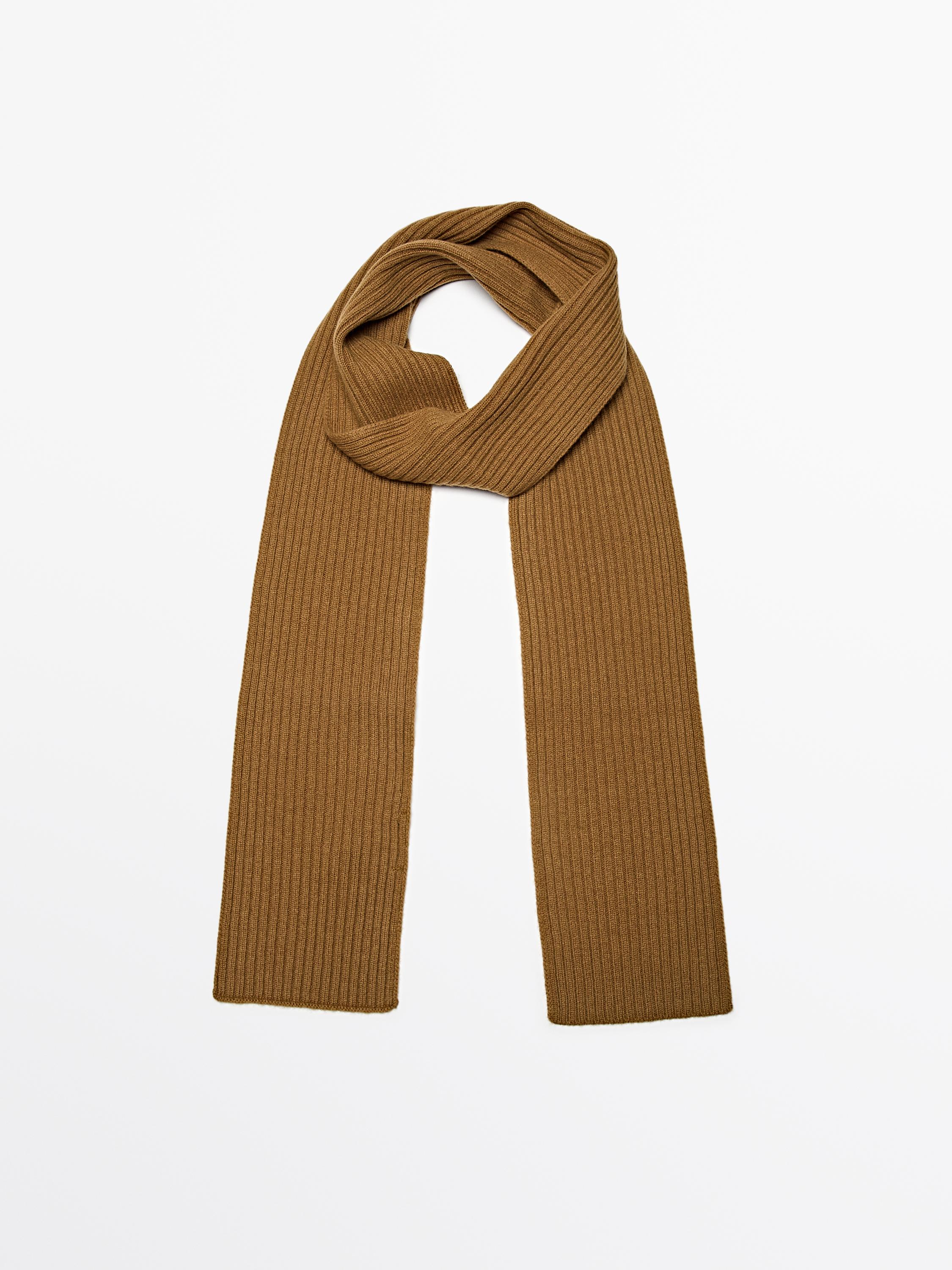 Fine ribbed fabric scarf