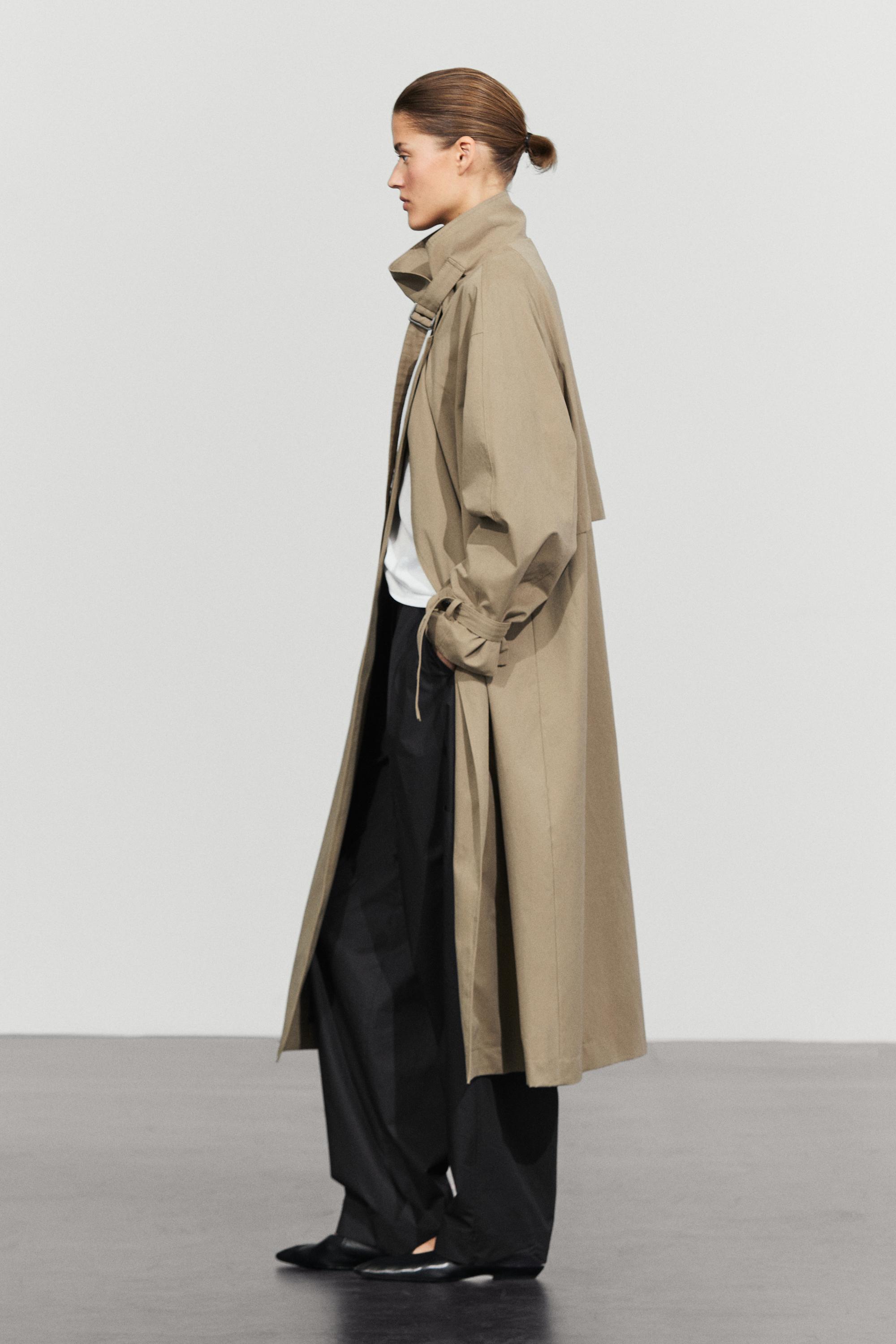 Long trench coat with buckle detail — Beige