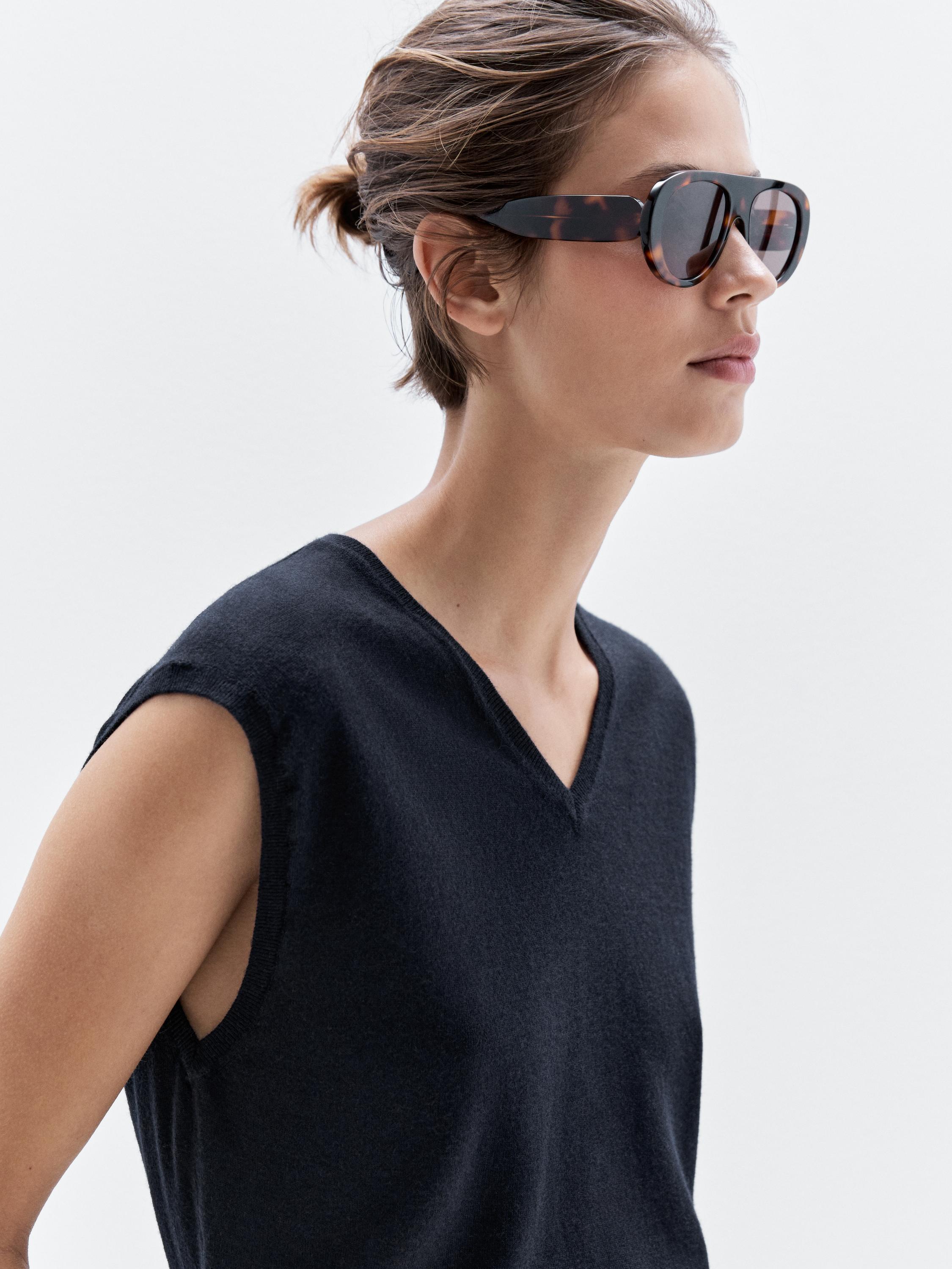 Rompi leher V campuran wol crop