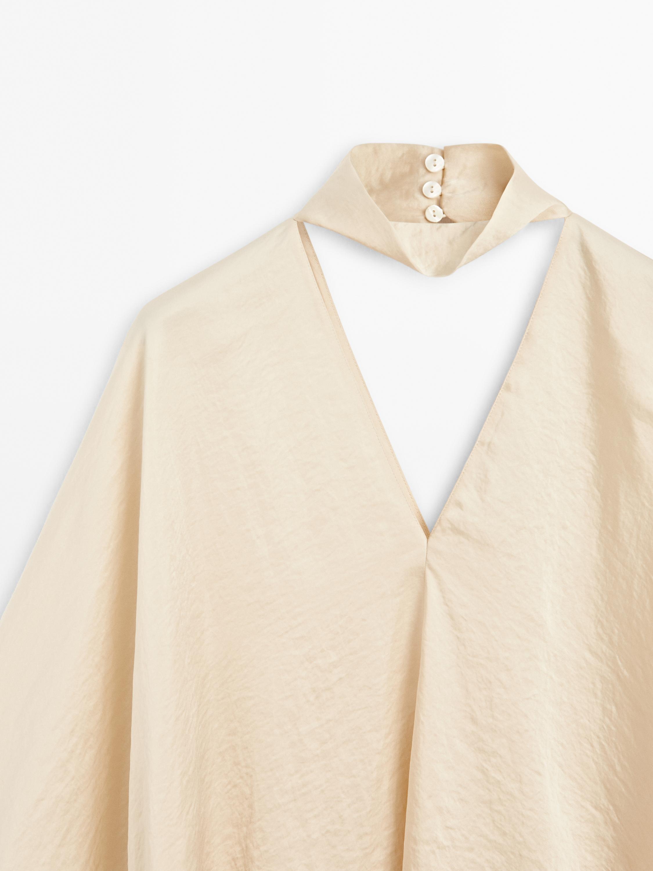 Fließende Bluse mit Kragen und V-Ausschnitt - STUDIO