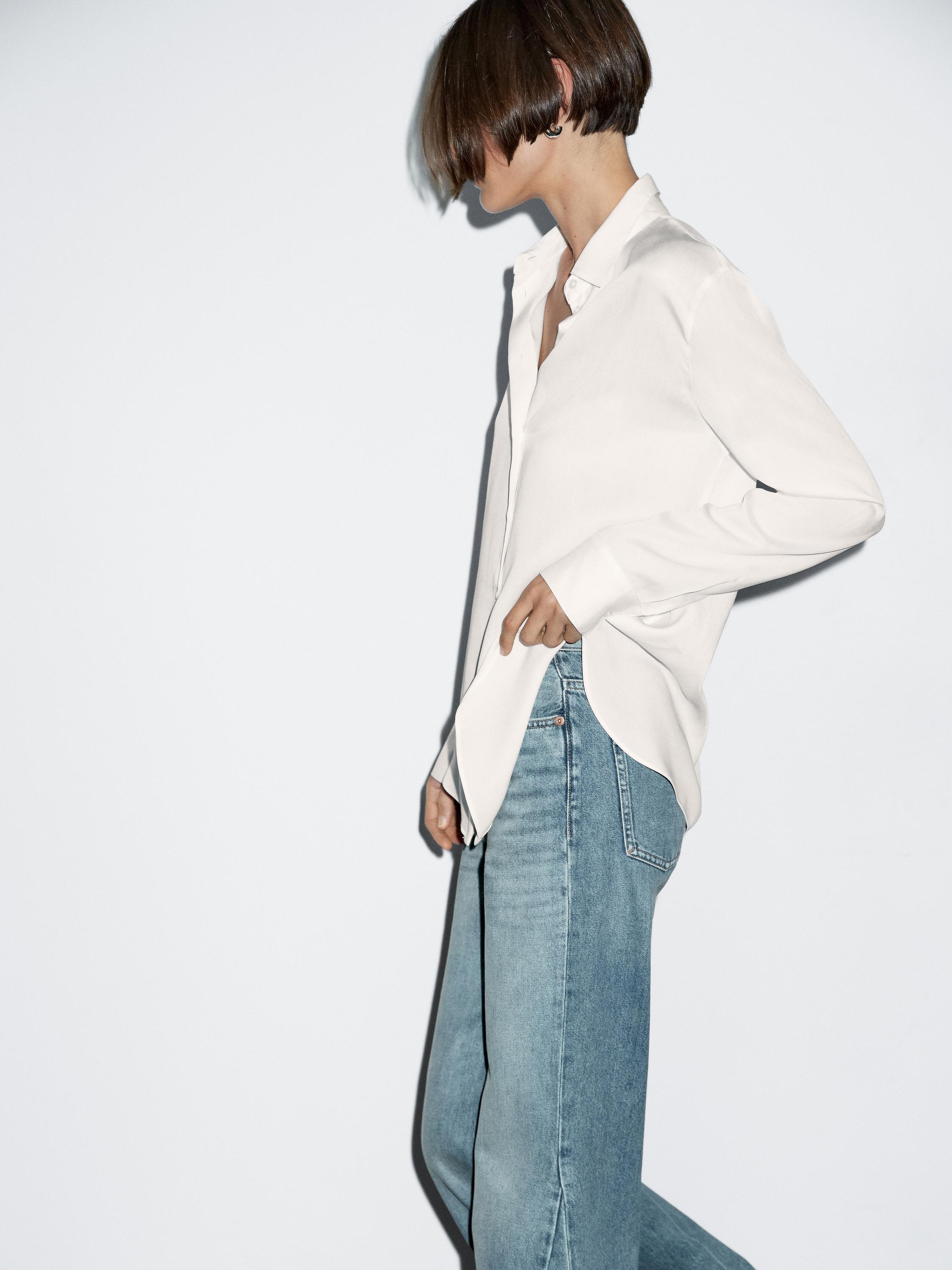 Flowing shirt with shirt collar