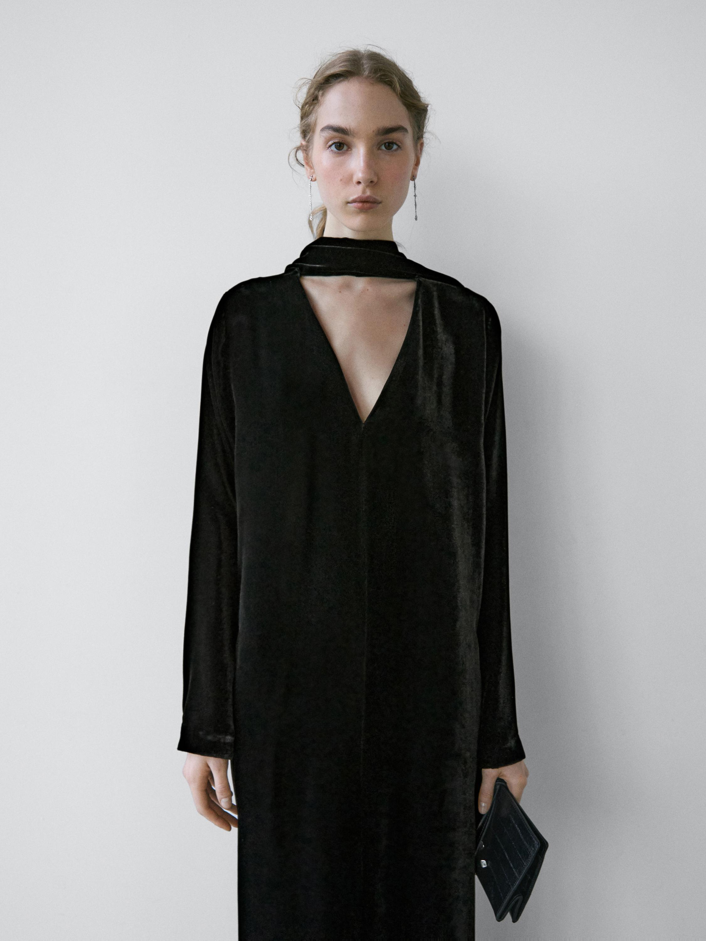 Long velvet dress with tied neck - STUDIO Black Dress | Massimo Dutti Long velvet dress with tied neck - STUDIO Black Dress | Massimo Dutti