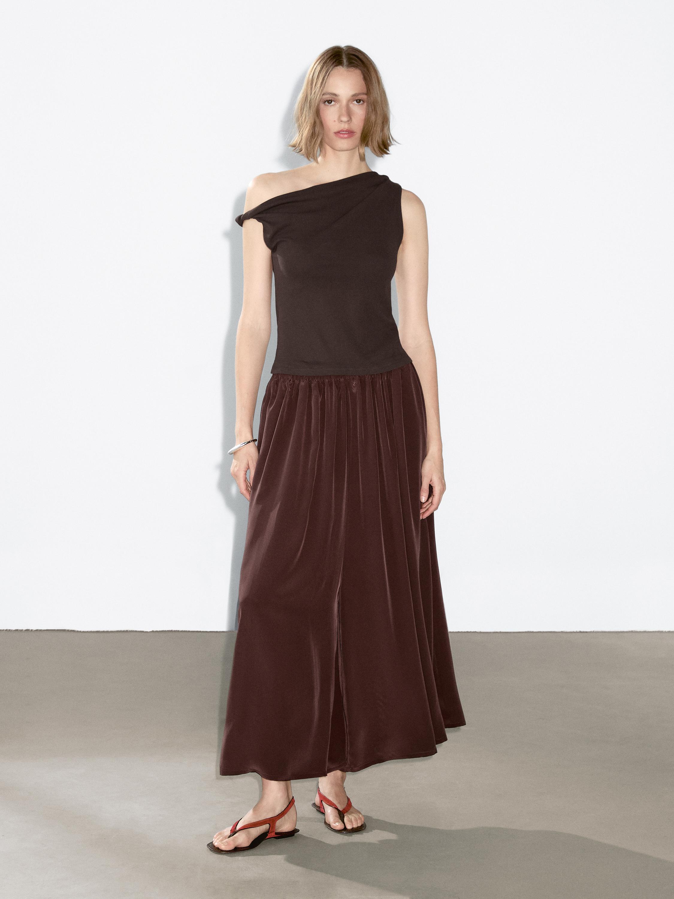 Flowing technical fabric skort
