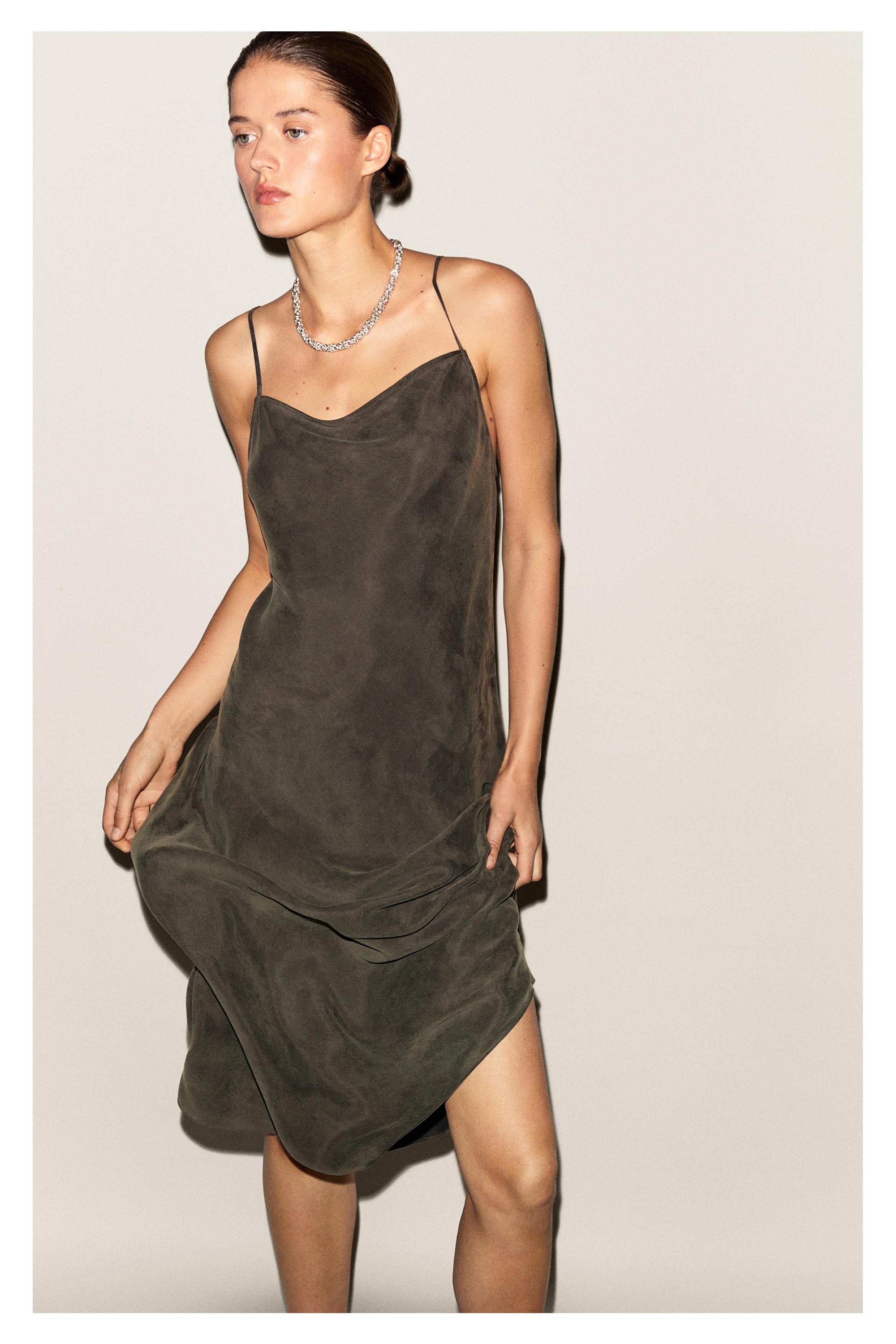 Robe nuisette fluide à fines bretelles