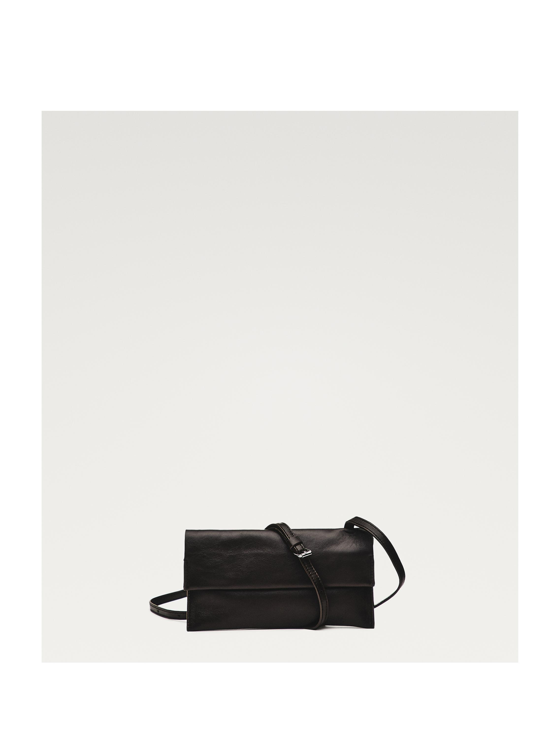 Mała torebka listonoszka ze skóry nappa