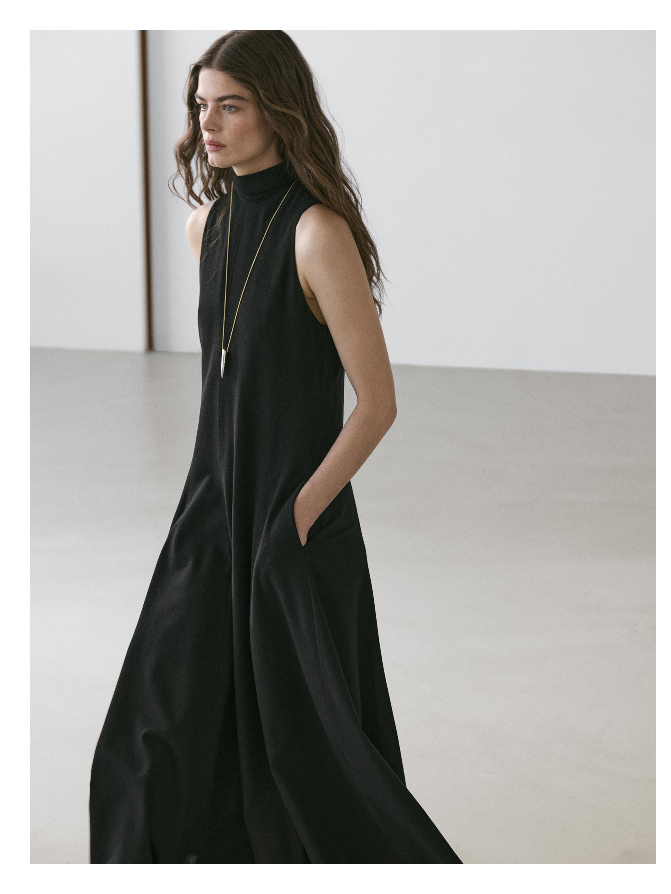 Halter neck midi dress with tie detail — BLACK