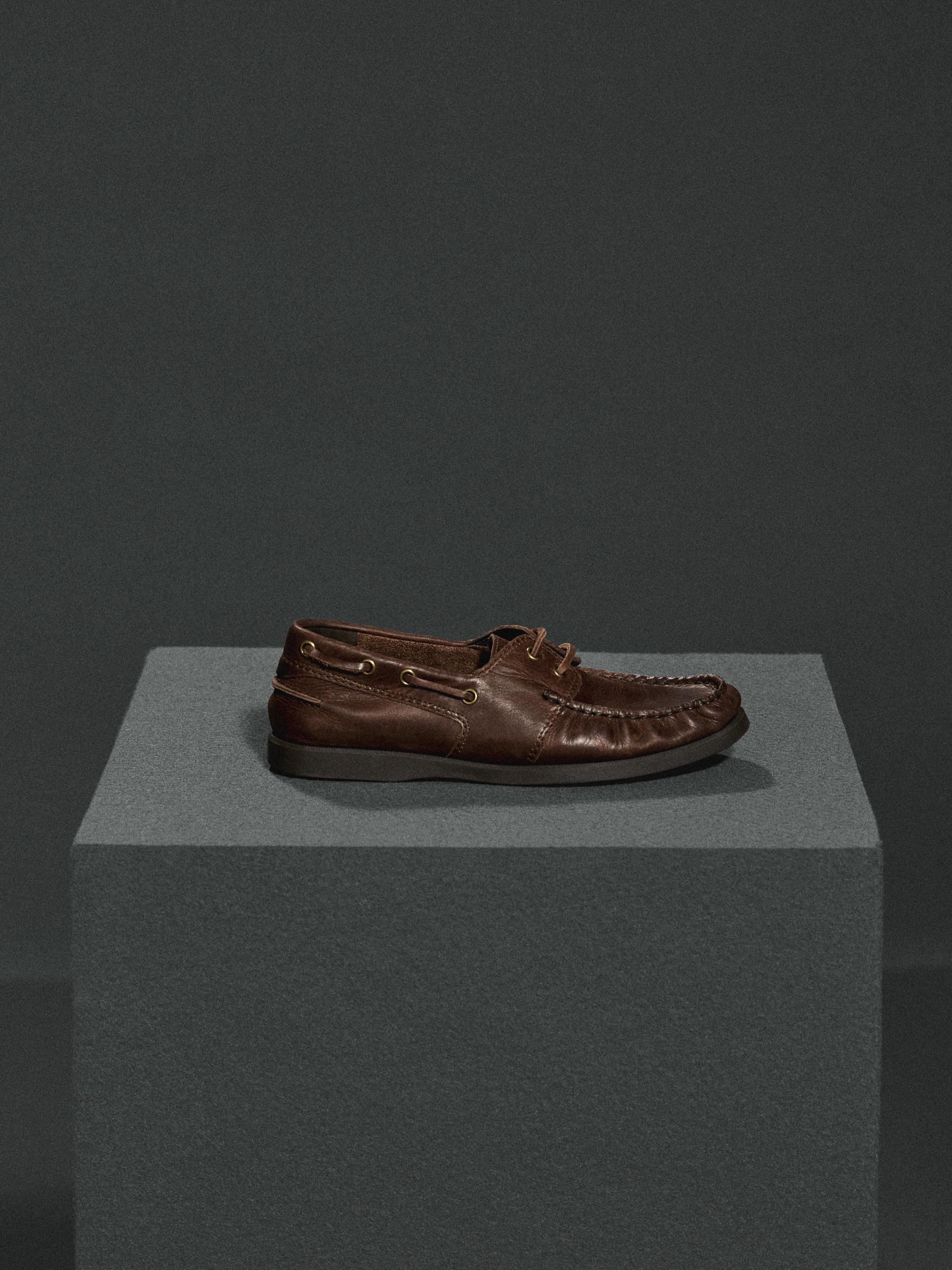 Oiled leather deck shoes — BROWN