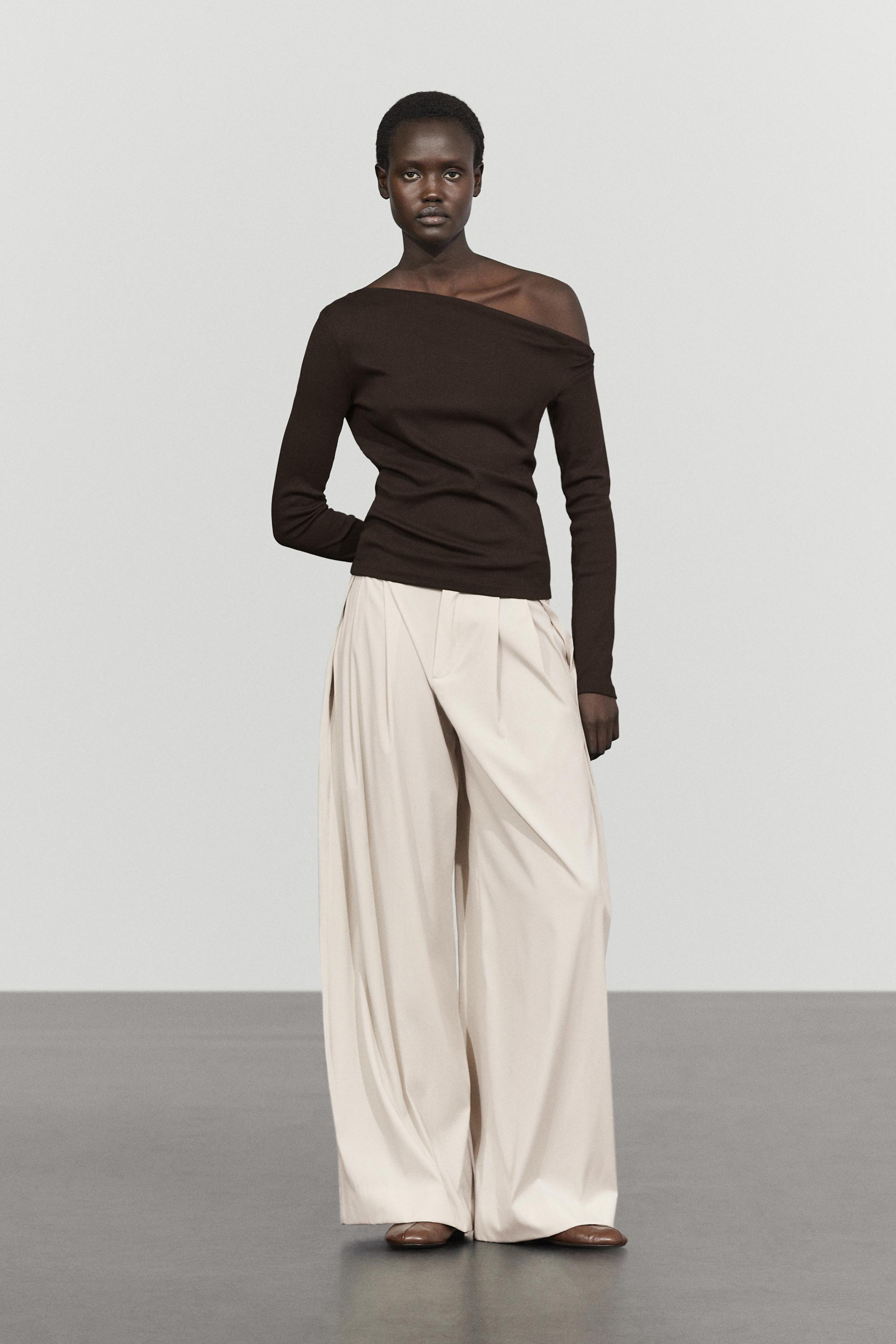 Draped shoulder detail T-shirt — BROWN