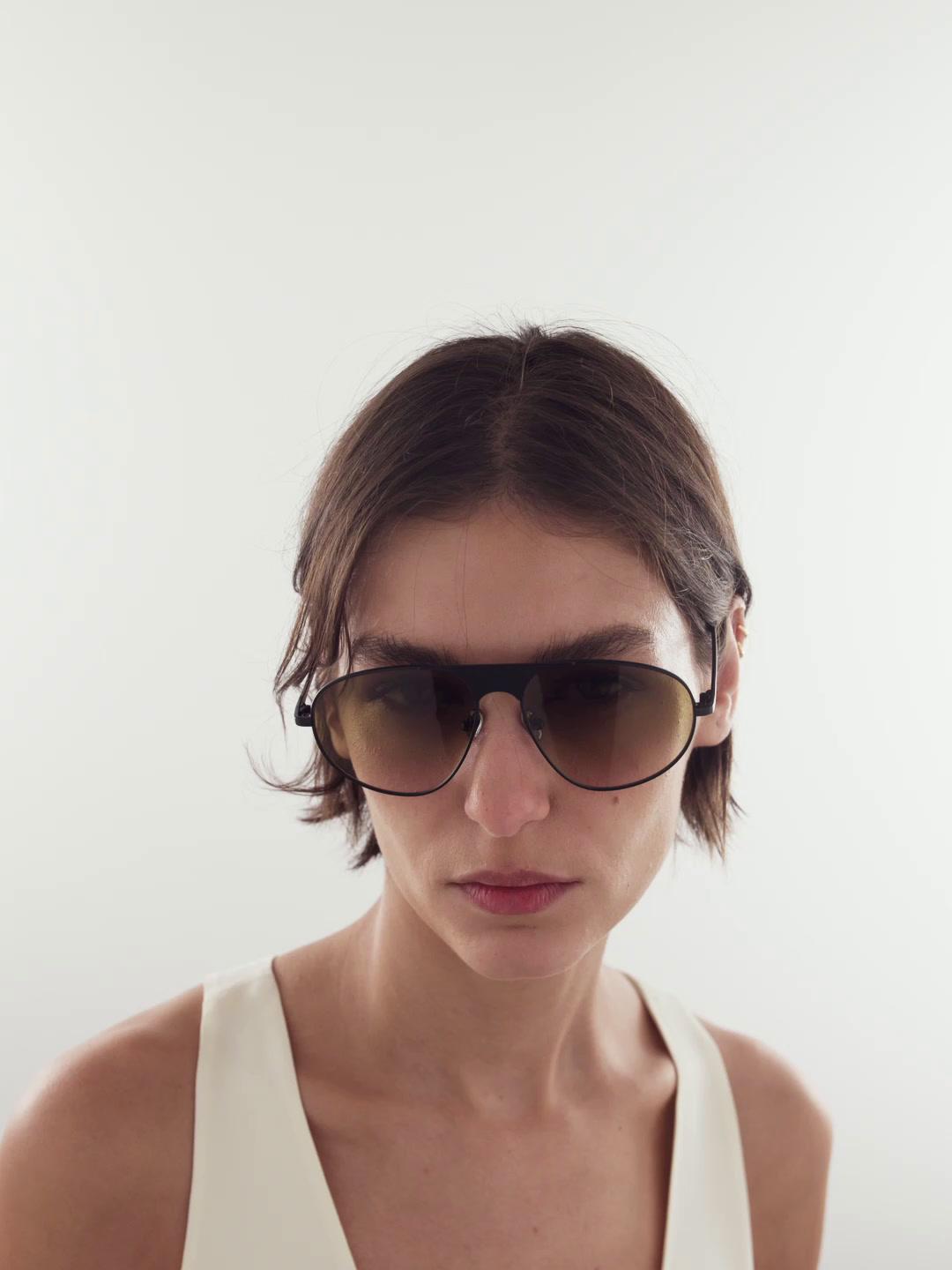Metal aviator sunglasses