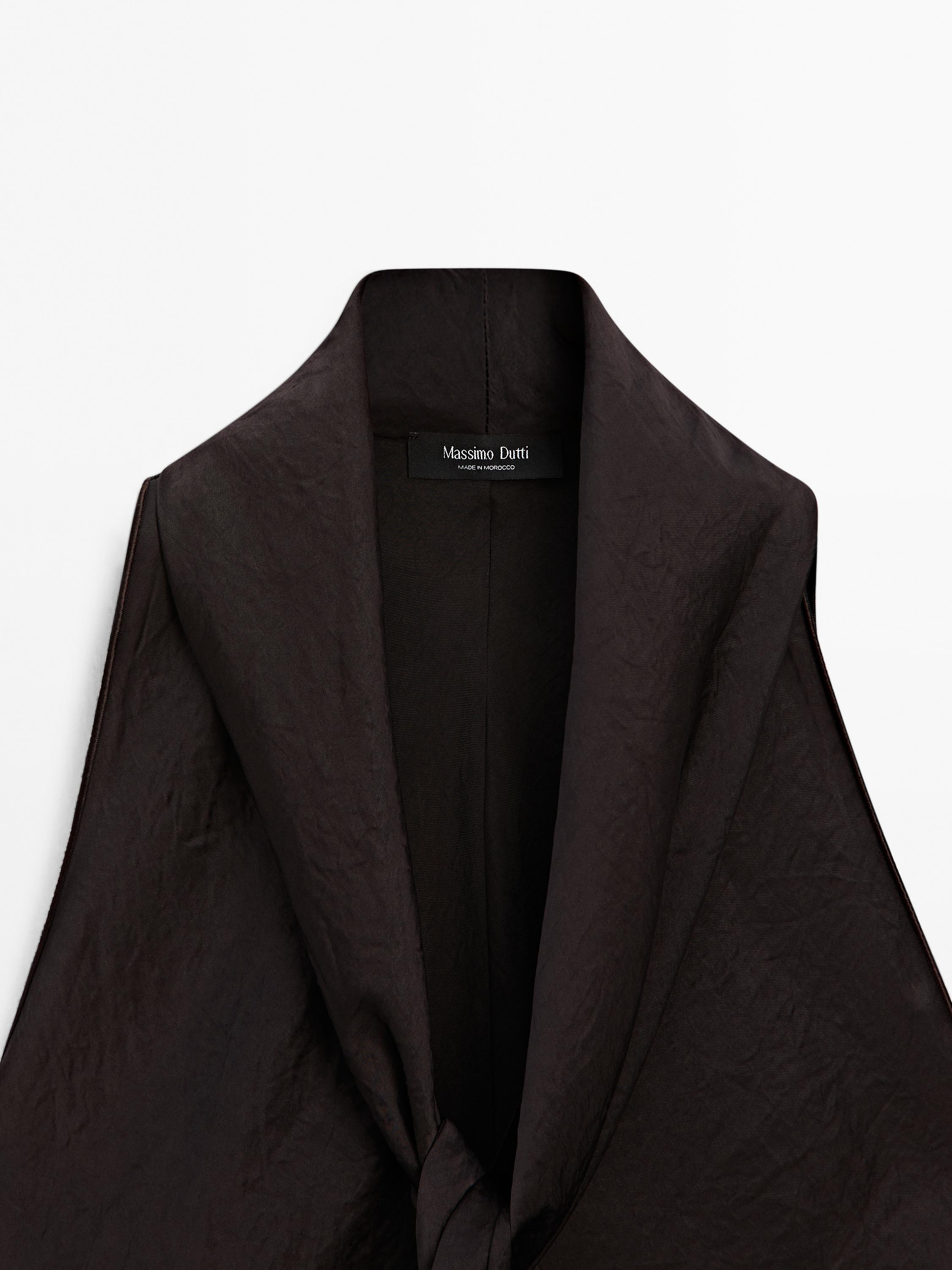 Flowing top with tie detail