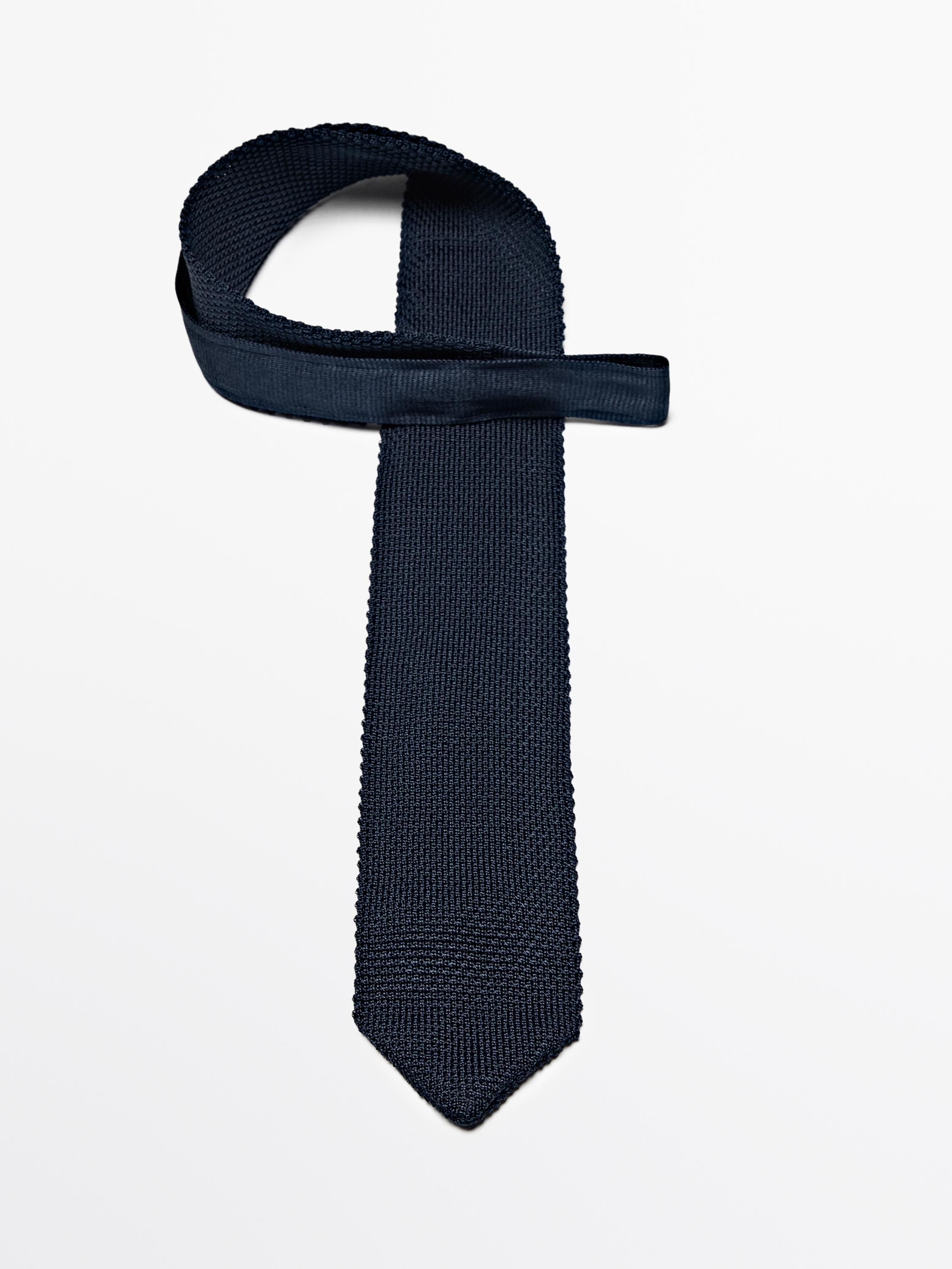 100% silk tie with knit detail