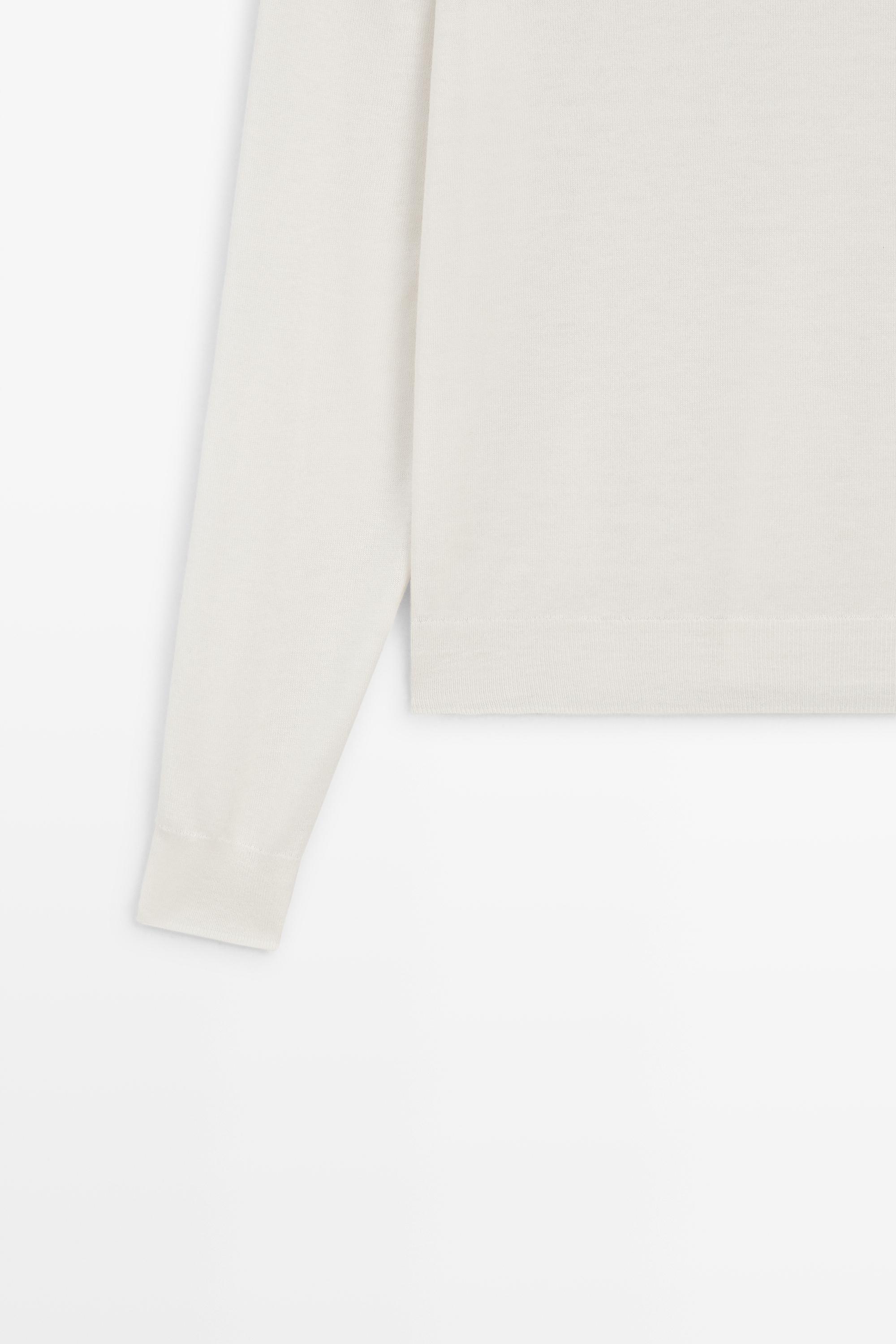 Fine knit round neck sweater — CREAM