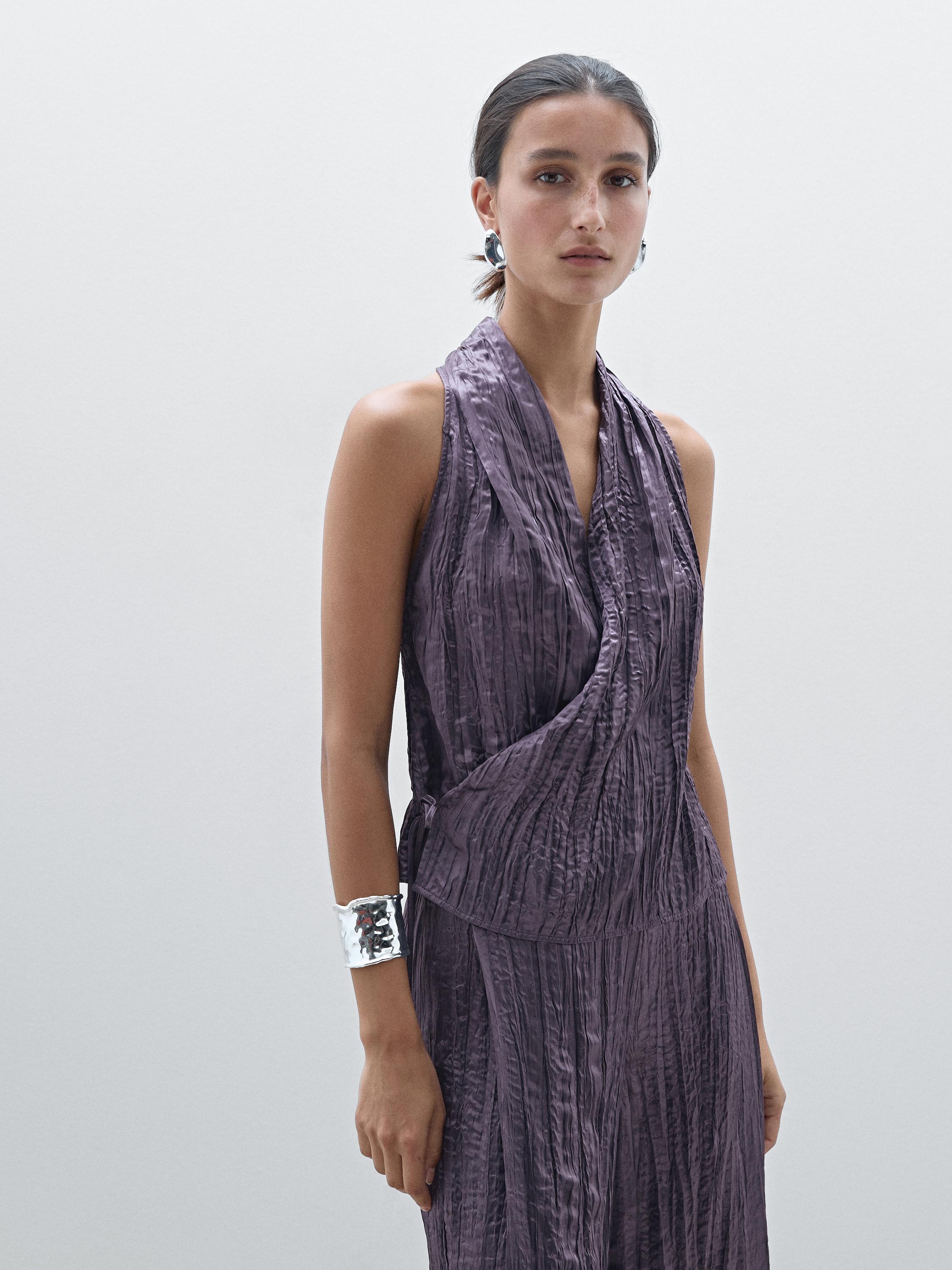 بنطلون بليسيه بقصة مستقيمة