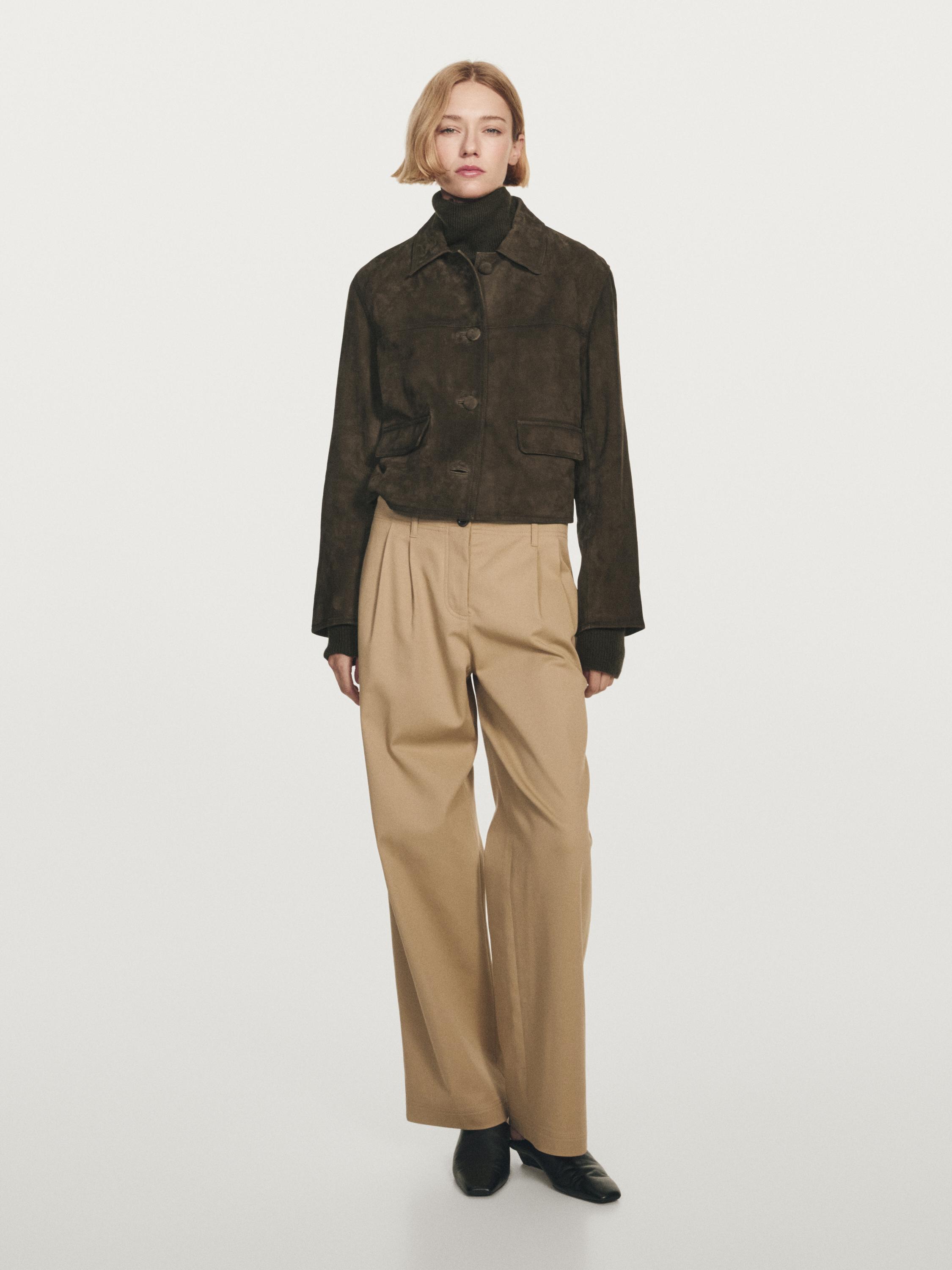 جاكيت جلد شامواه بأزرار مبطنة